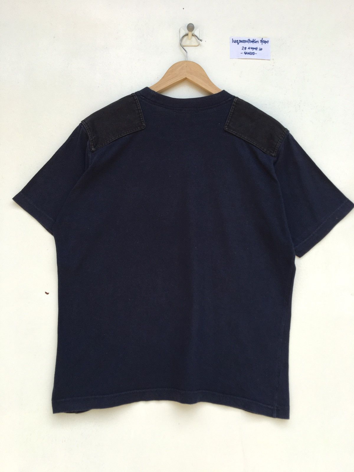 Burberry Vintage Burberry London Embroidered Logo Tshirt Size US M / EU 48-50 / 2 - 8 Thumbnail