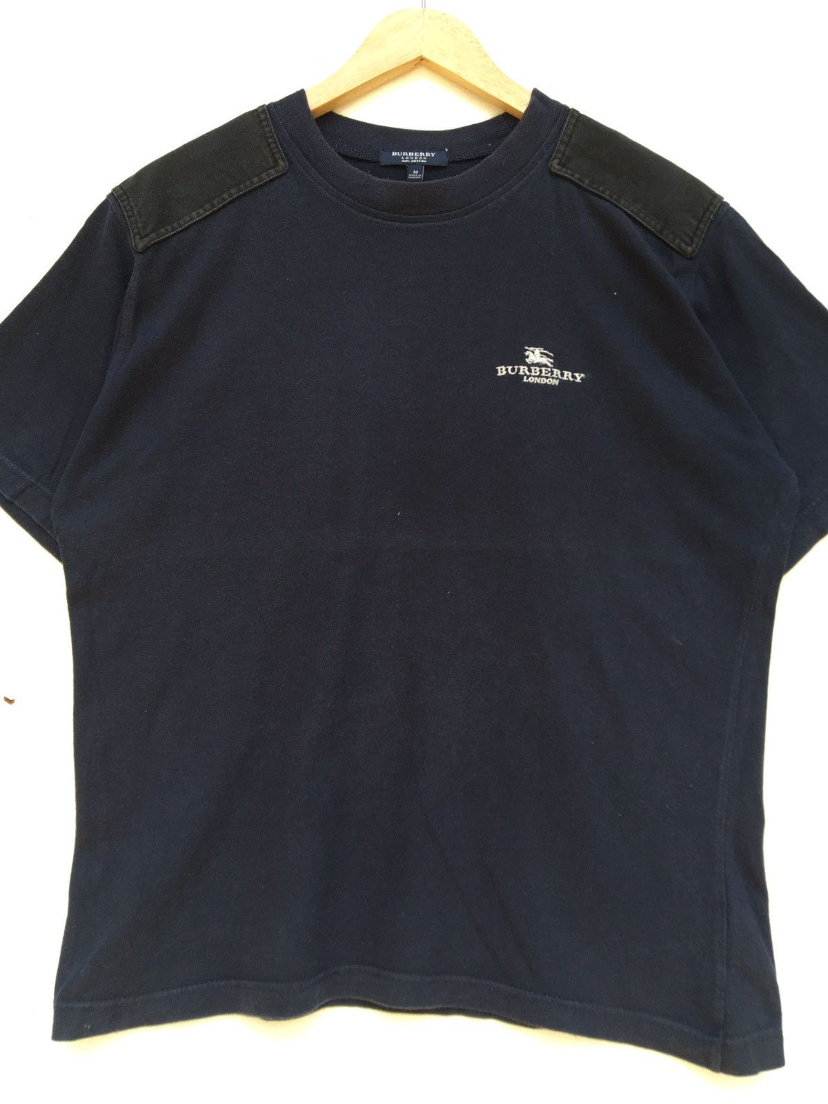 Burberry Vintage Burberry London Embroidered Logo Tshirt Size US M / EU 48-50 / 2 - 5 Thumbnail