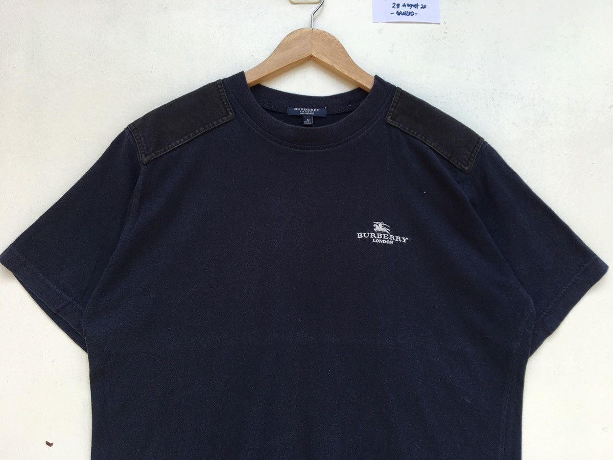 Burberry Vintage Burberry London Embroidered Logo Tshirt Size US M / EU 48-50 / 2 - 6 Thumbnail
