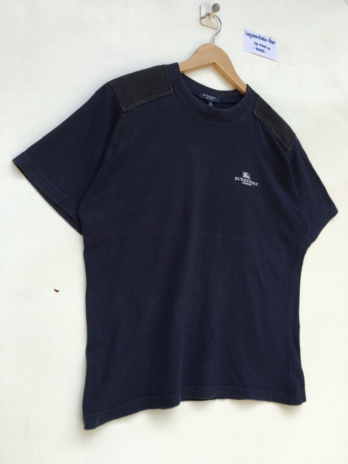 Burberry Vintage Burberry London Embroidered Logo Tshirt Size US M / EU 48-50 / 2 - 3 Thumbnail