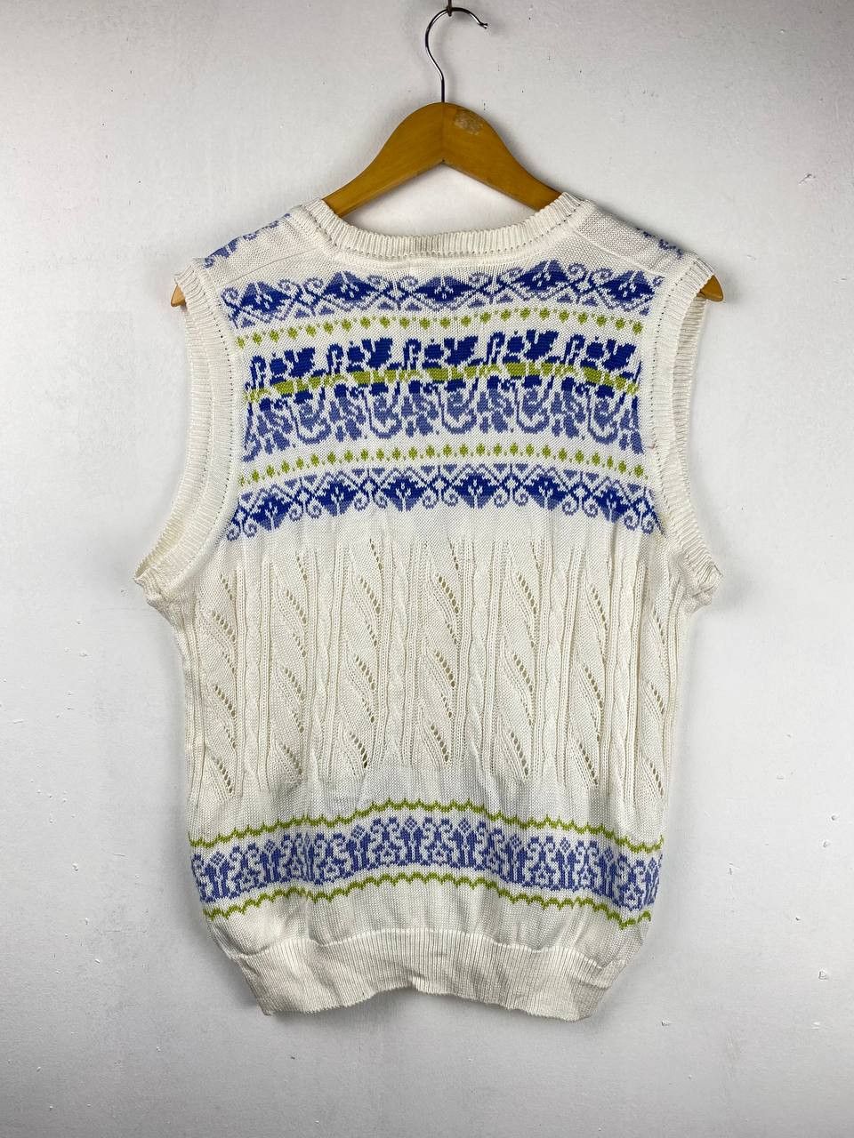 Burberry vintage burberrys knitted vest nice design Size US L / EU 52-54 / 3 - 9 Thumbnail