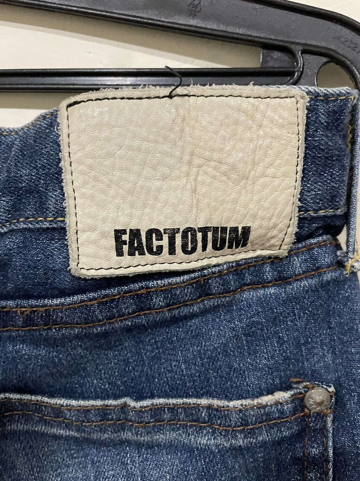 FACTOTUM Factotum Japan Rockers Stonewash Skinny Jeans Size US 33 - 14 Thumbnail