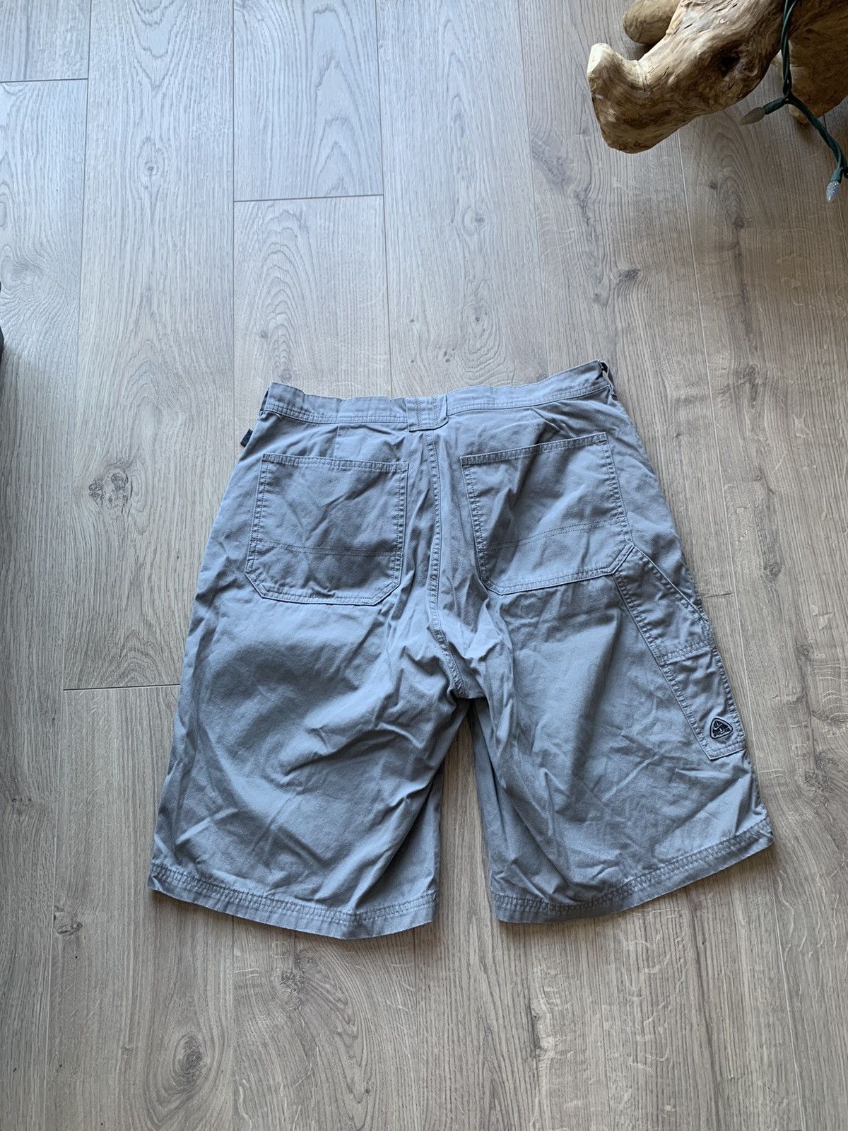 Nike ACG Nike ACG Vintage Cargo Shorts Size US 32 / EU 48 - 1 Thumbnail