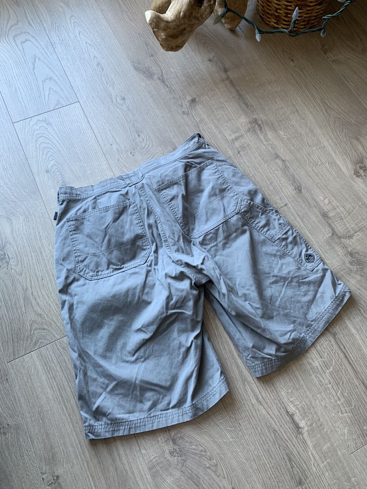 Nike ACG Nike ACG Vintage Cargo Shorts Size US 32 / EU 48 - 2 Thumbnail