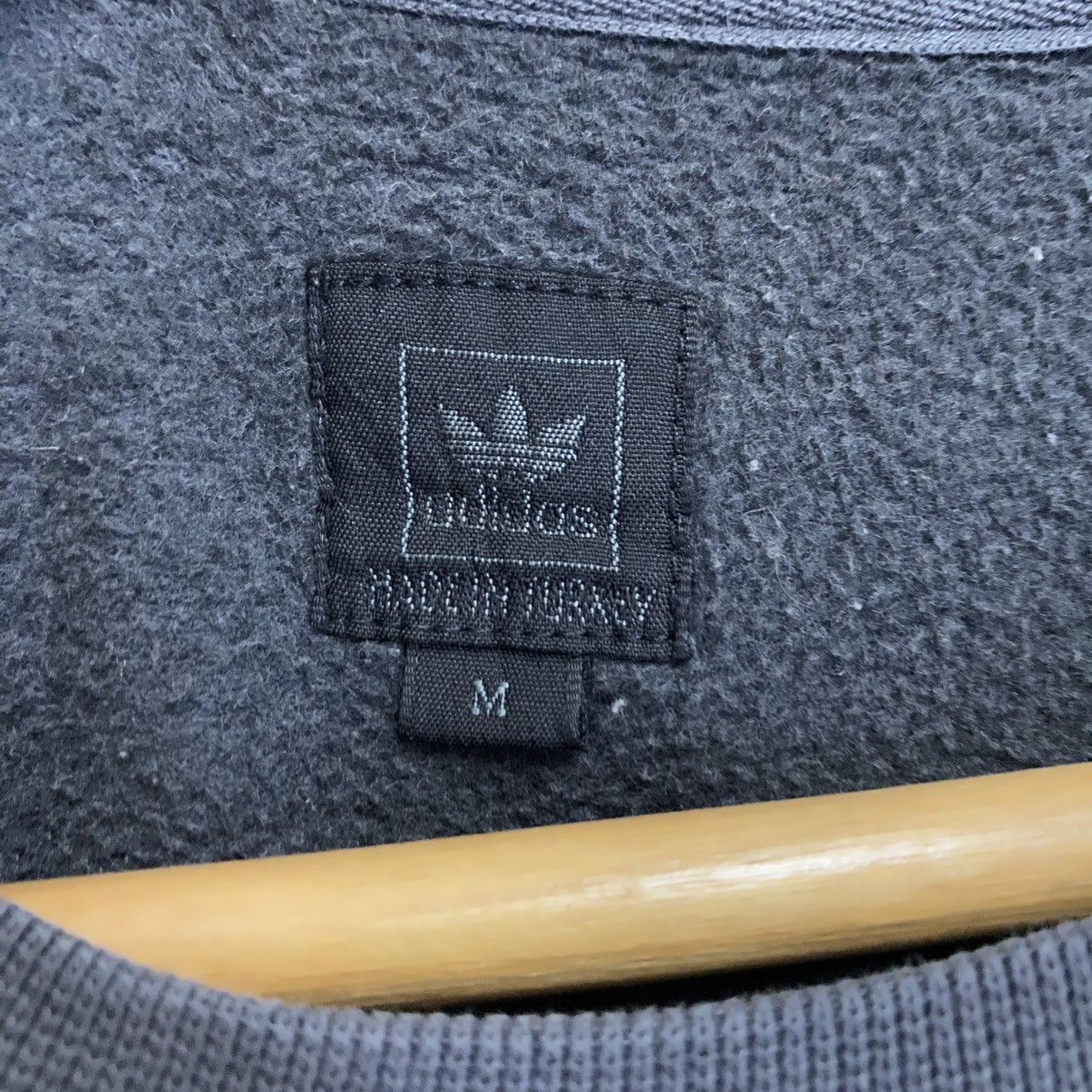 Adidas Vintage 90s Adidas Big Logo Crewneck Sweathirt Size M Size US M / EU 48-50 / 2 - 8 Thumbnail