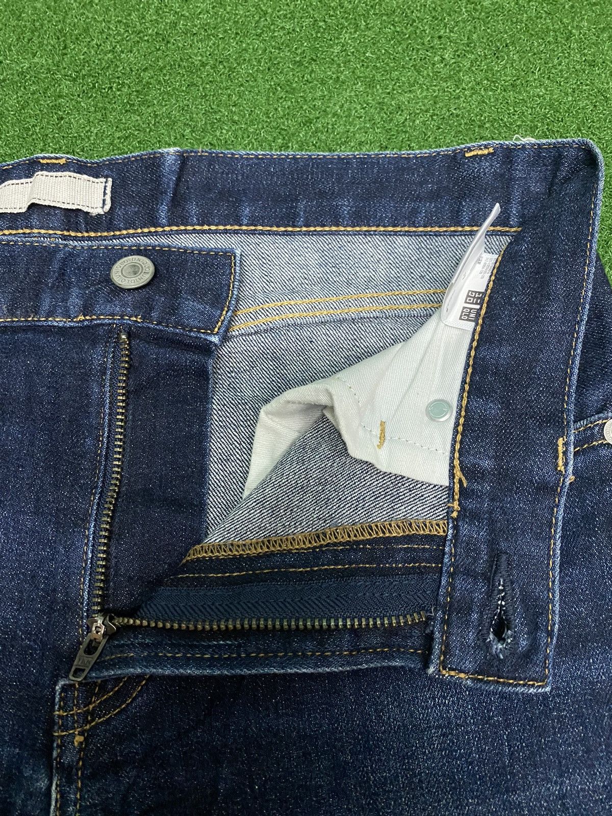 Japanese Brand UNIQLO SELVAGE DENIM SIZE 31 Size US 31 - 7 Thumbnail