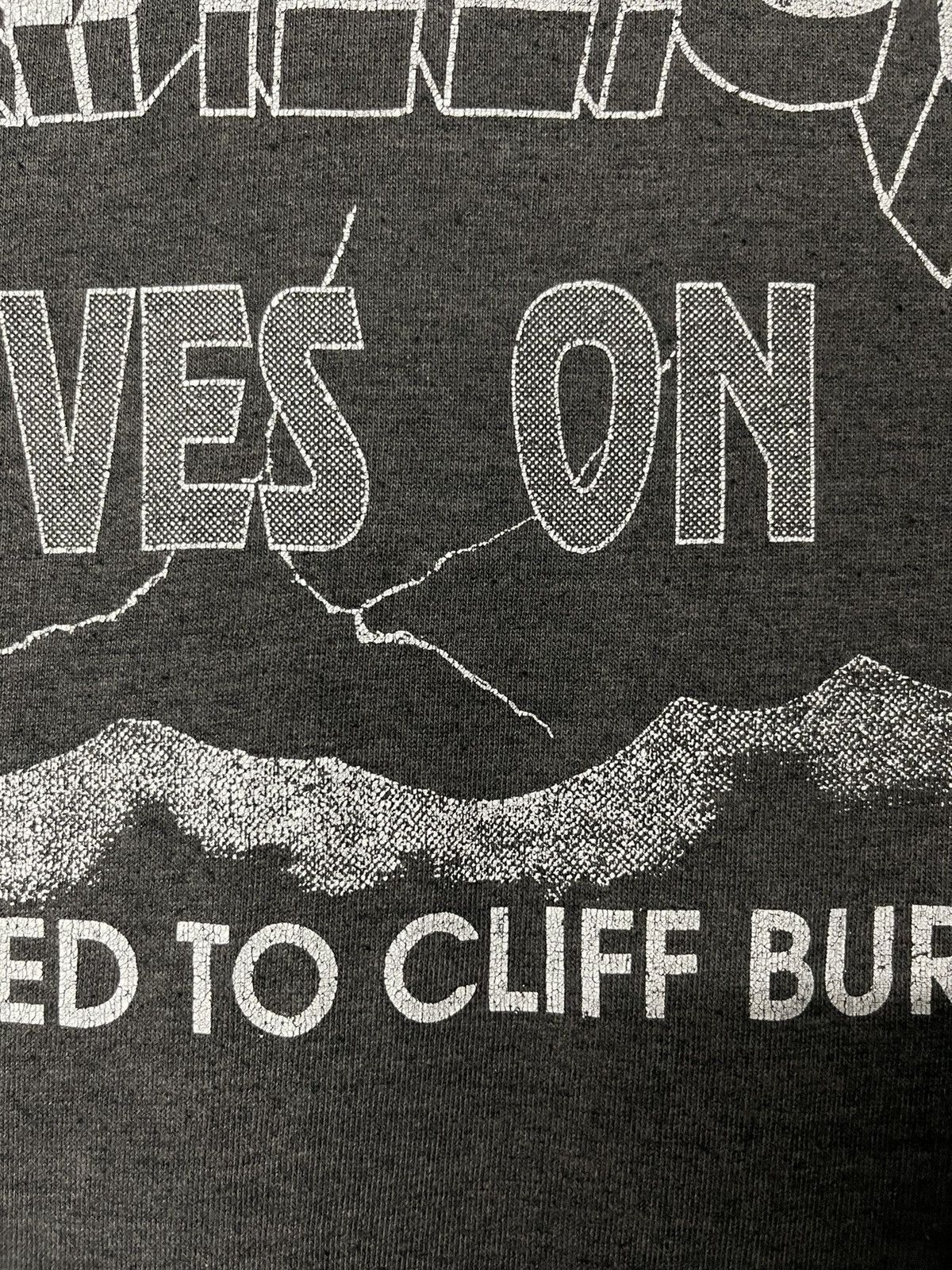 Band Tees × Vintage Vintage 80s Metallica Live OnDedicated To Cliff Burton Faded Size US M / EU 48-50 / 2 - 7 Thumbnail