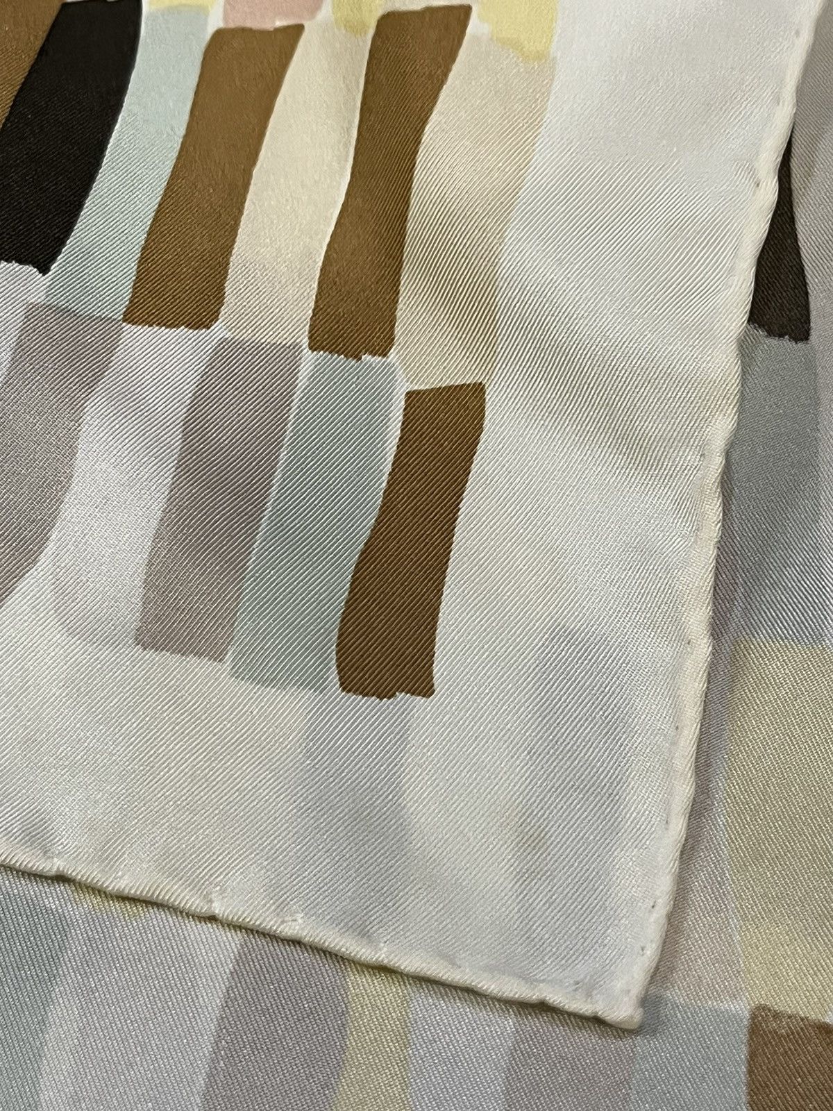 Gucci Vintage GUCCI Silk Handkerchief Made in ITALY Size ONE SIZE - 11 Thumbnail