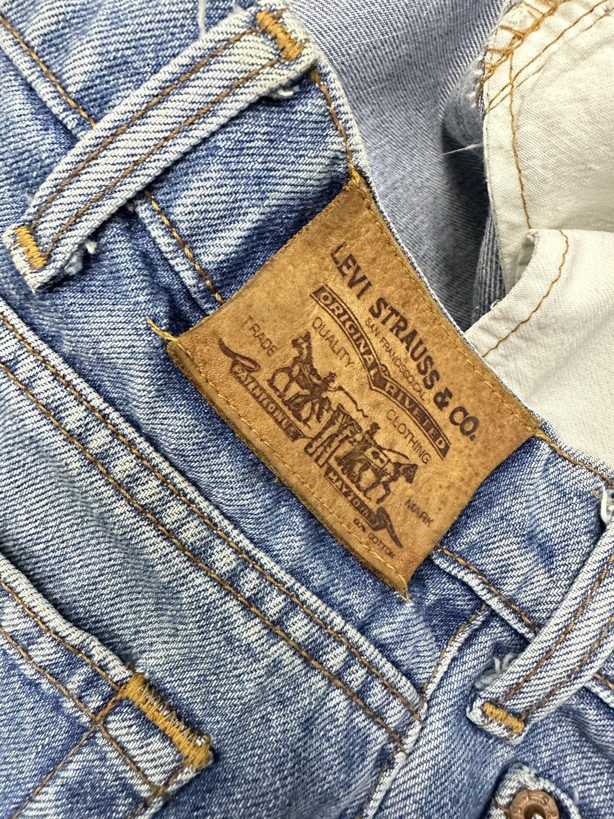Levi's × Levi's Vintage Clothing × Vintage Vintage Levis 525 Classic Baggy Blue Wash Size 33 JJ72 Size US 33 - 9 Thumbnail