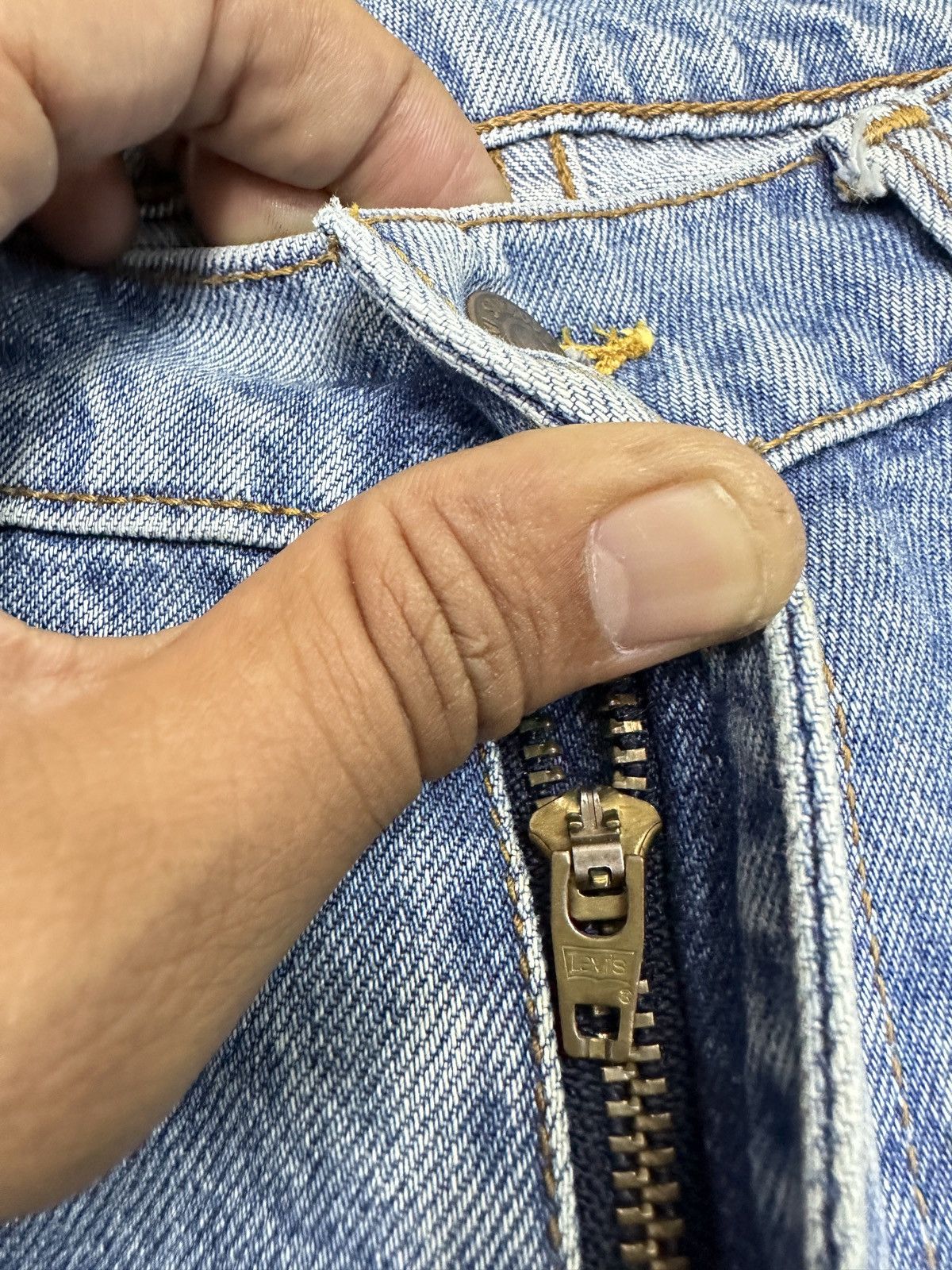Levi's × Levi's Vintage Clothing × Vintage Vintage Levis 525 Classic Baggy Blue Wash Size 33 JJ72 Size US 33 - 11 Thumbnail