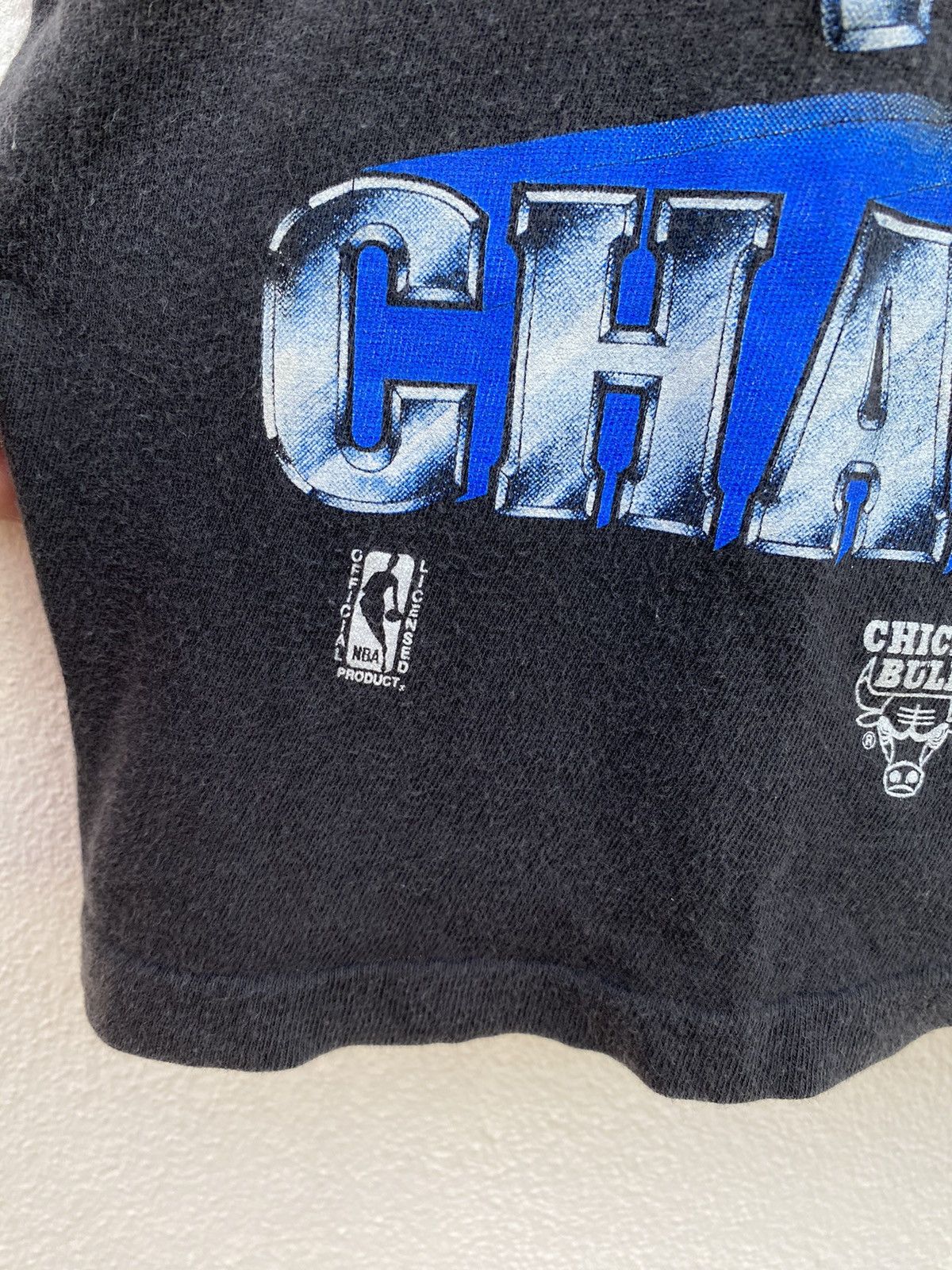 NBA Vintage chicago bulls nba champions 1993 raptee shirt Size US XL / EU 56 / 4 - 7 Thumbnail