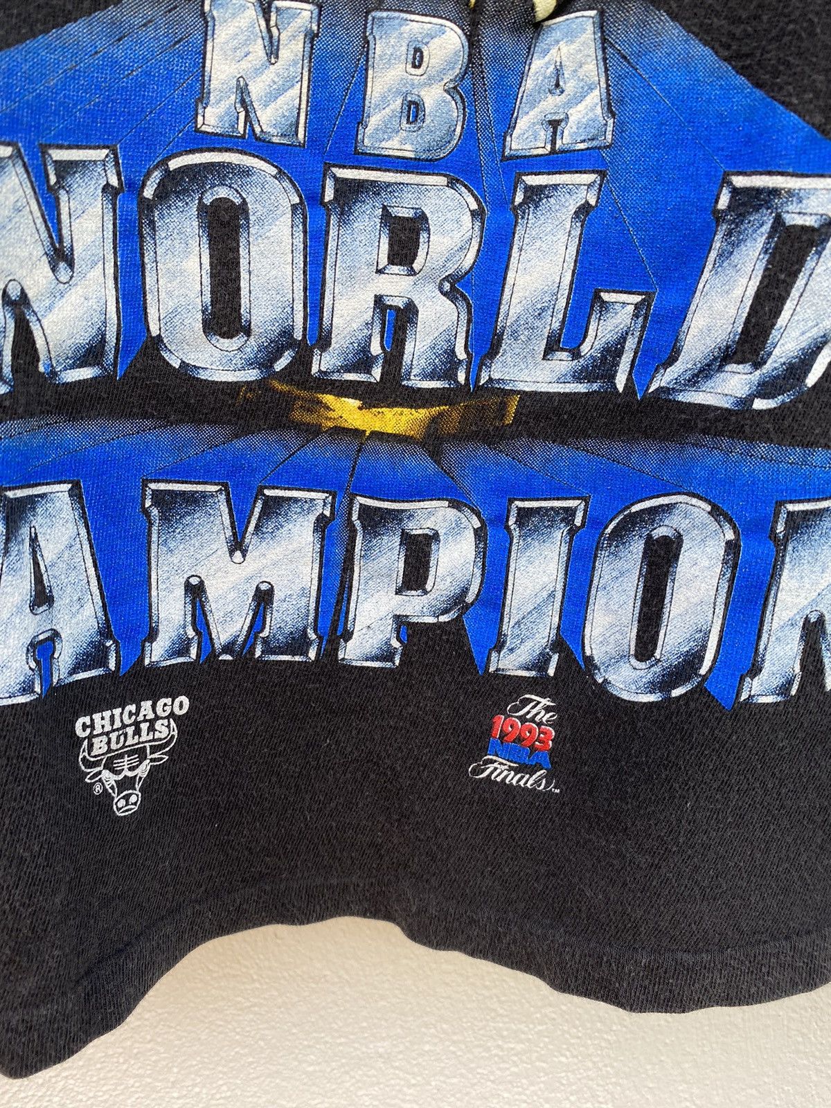 NBA Vintage chicago bulls nba champions 1993 raptee shirt Size US XL / EU 56 / 4 - 9 Thumbnail