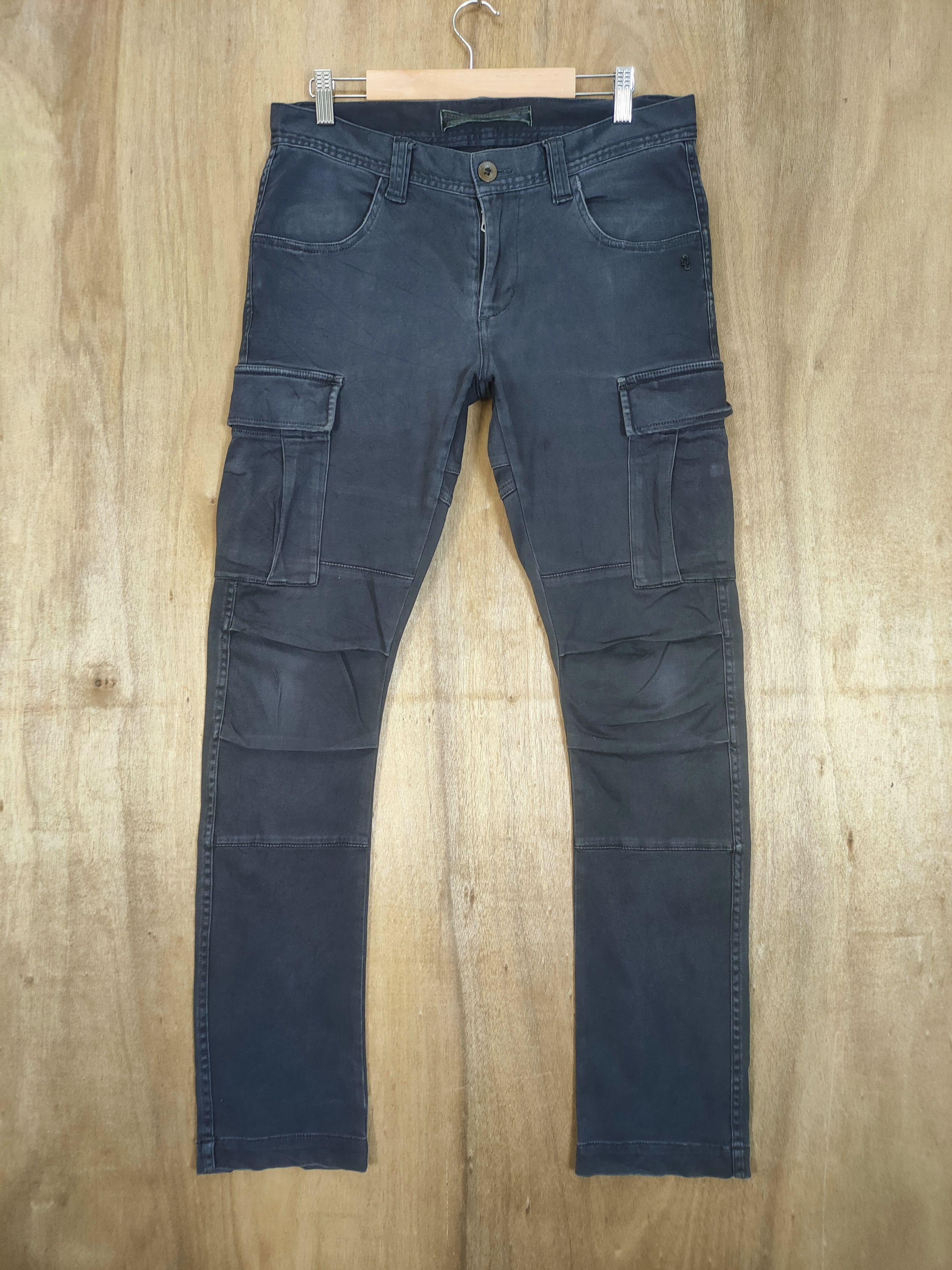 image of Oraqle Vintage Faded Cargo Pants Skinny Style in Black, Men's (Size 32)