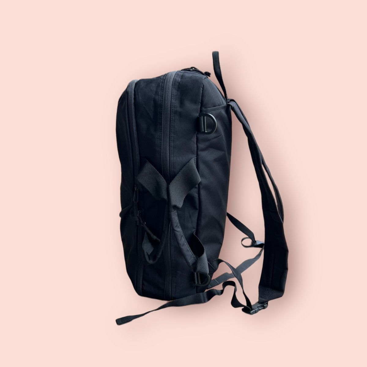Japanese Brand × Jun Takahashi × Uniqlo RARE UNIQLO UTILITY BACKPACK & CROSSBODY SLING BAG Size ONE SIZE - 21 Thumbnail