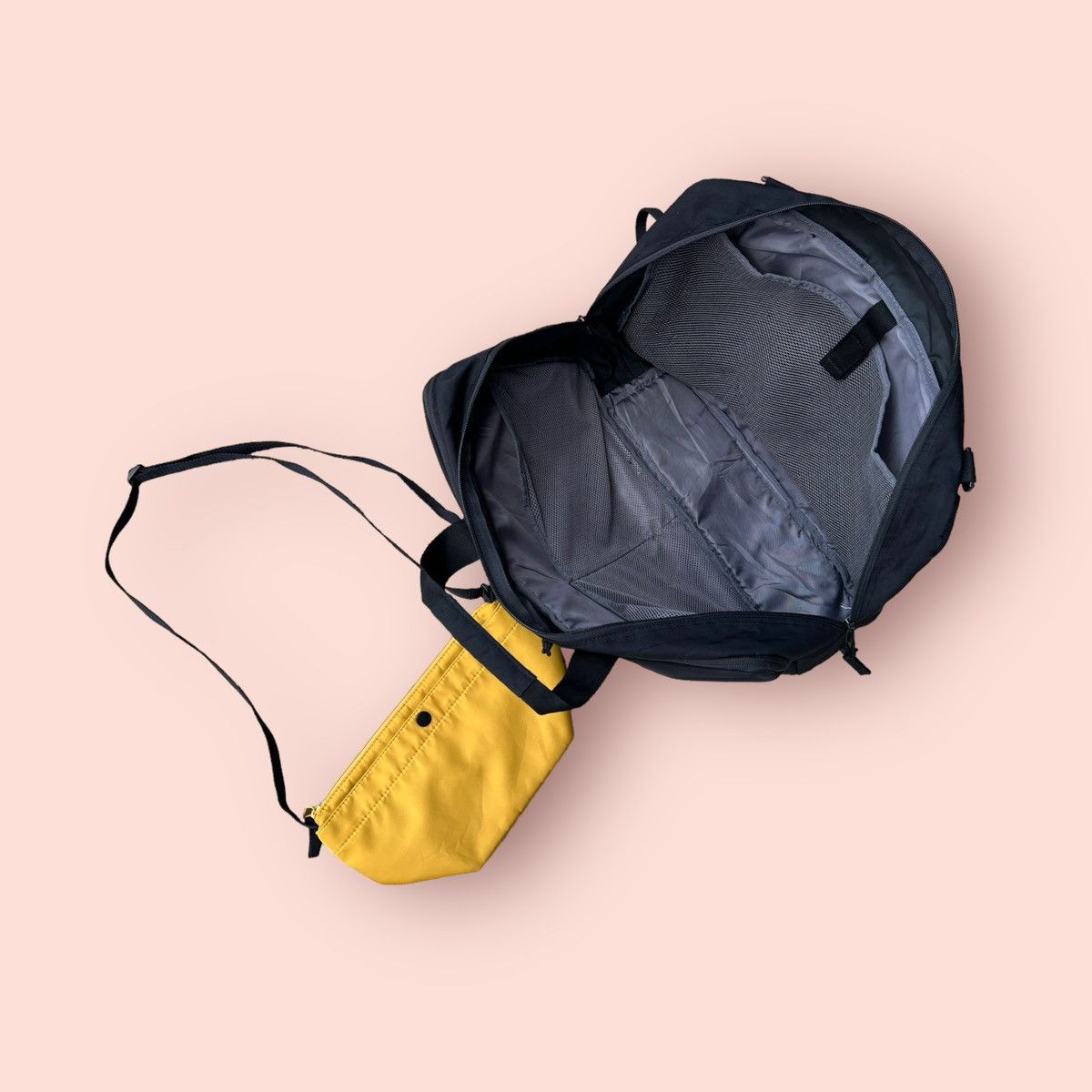 Japanese Brand × Jun Takahashi × Uniqlo RARE UNIQLO UTILITY BACKPACK & CROSSBODY SLING BAG Size ONE SIZE - 7 Thumbnail