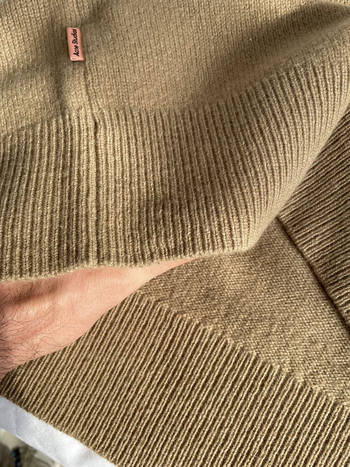 Acne Studios Acne studios cashmere blend v neck sweater Size US S / EU 44-46 / 1 - 11 Thumbnail