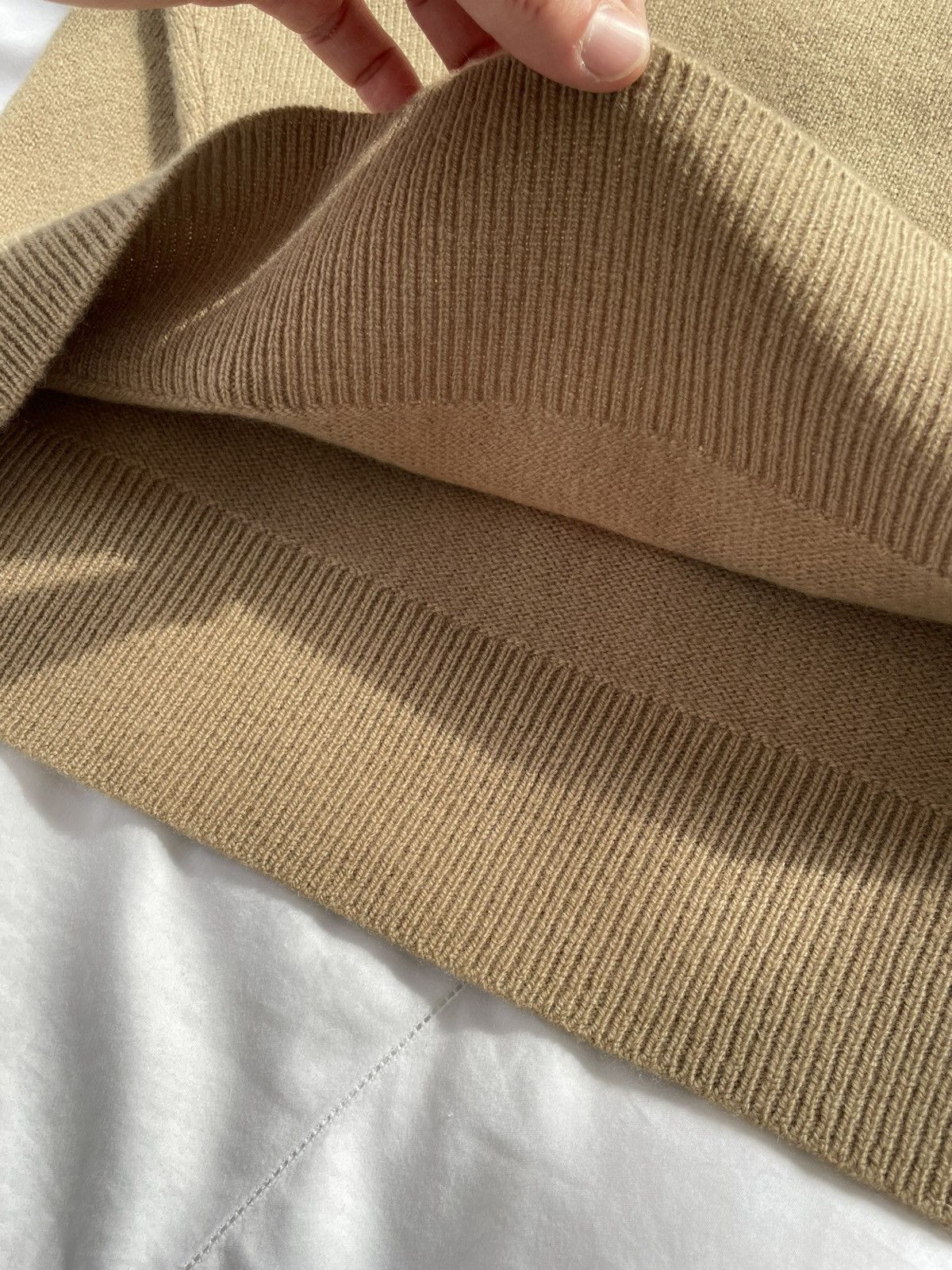 Acne Studios Acne studios cashmere blend v neck sweater Size US S / EU 44-46 / 1 - 7 Thumbnail