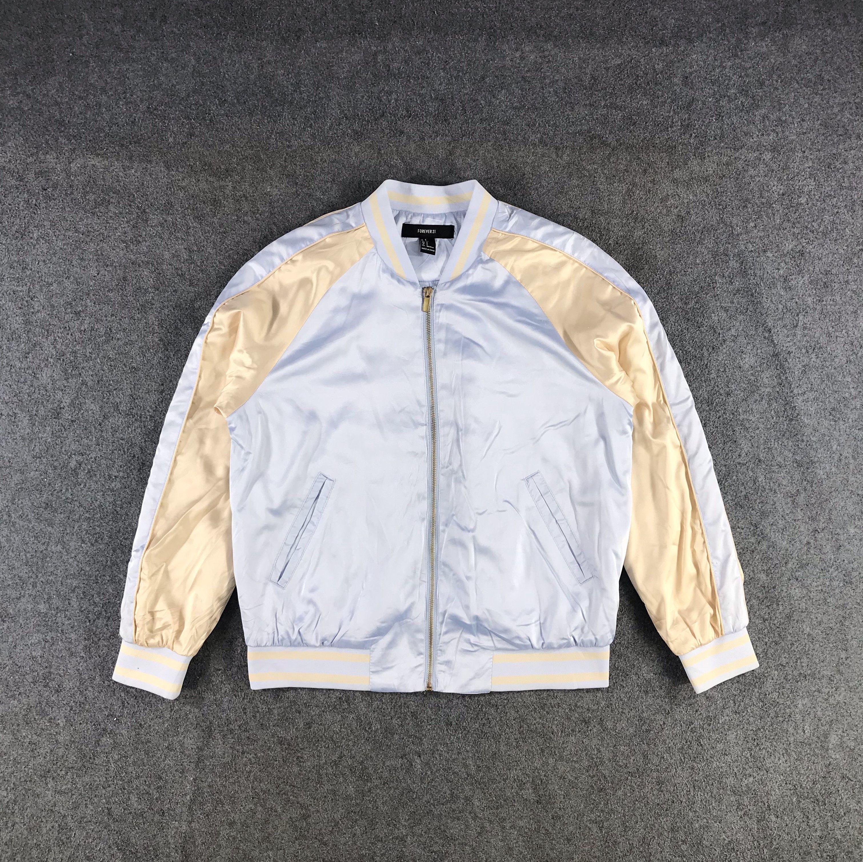 Japanese Brand Forever 21 Bomber Satin Jacket JC63 Size US S / EU 44-46 / 1 - 1 Thumbnail