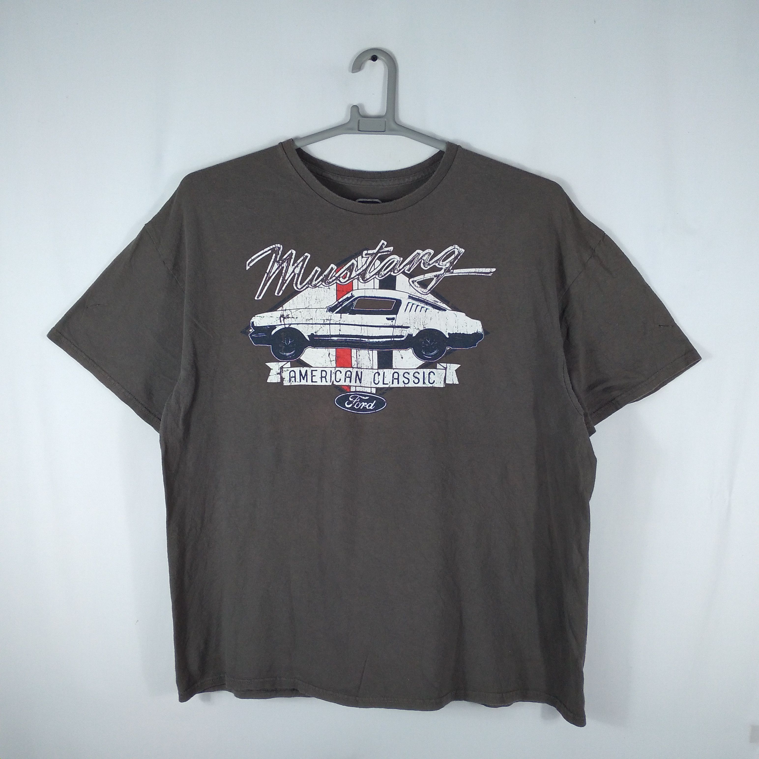 Ford × Vintage Ford Mustang American Classic Racing Car Big Print Tee Size US XL / EU 56 / 4 - 1 Thumbnail