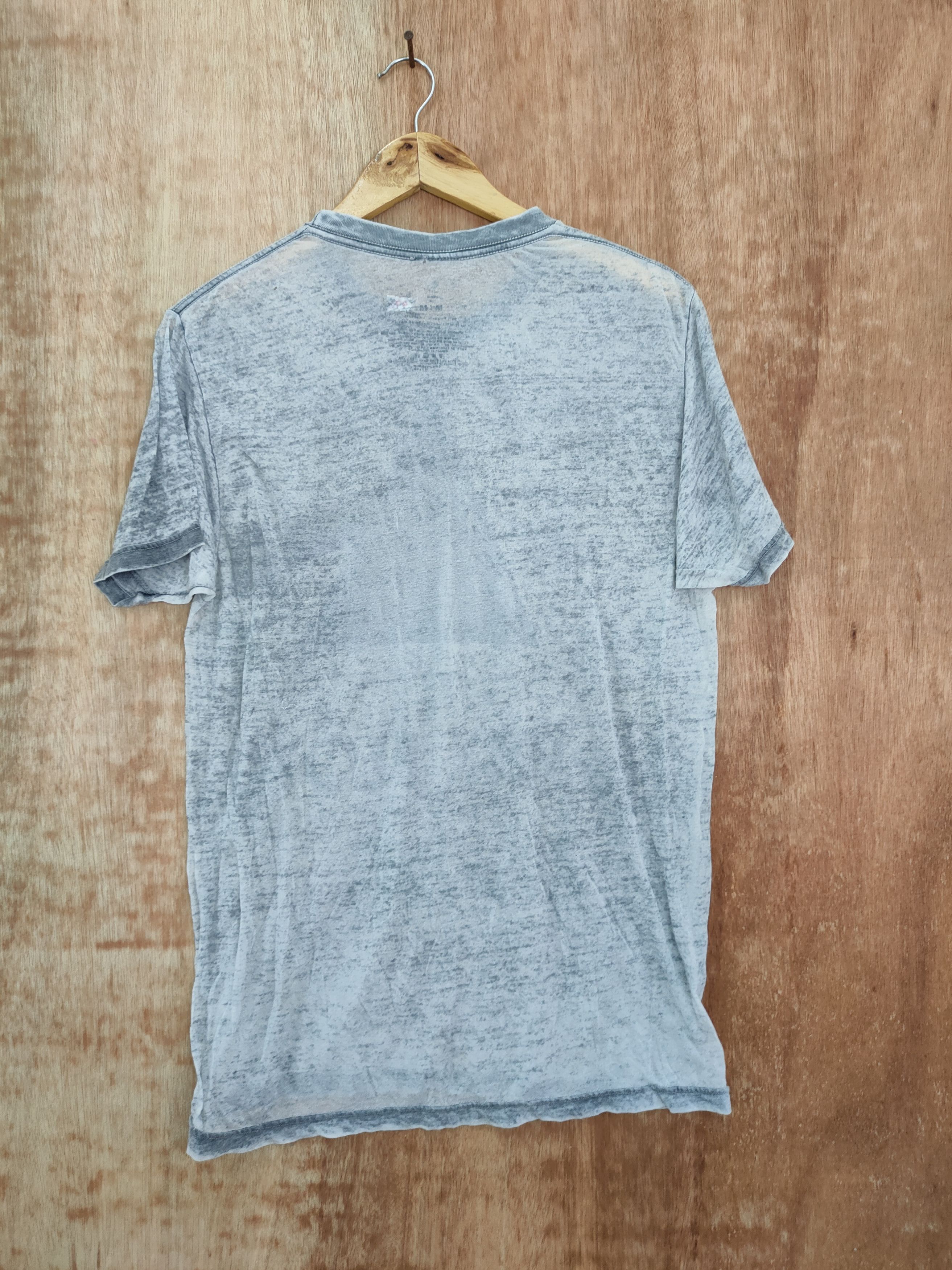 Band Tees DL Pink Floyd prism band tee 50/50 thin tee #992 Size US M / EU 48-50 / 2 - 9 Thumbnail