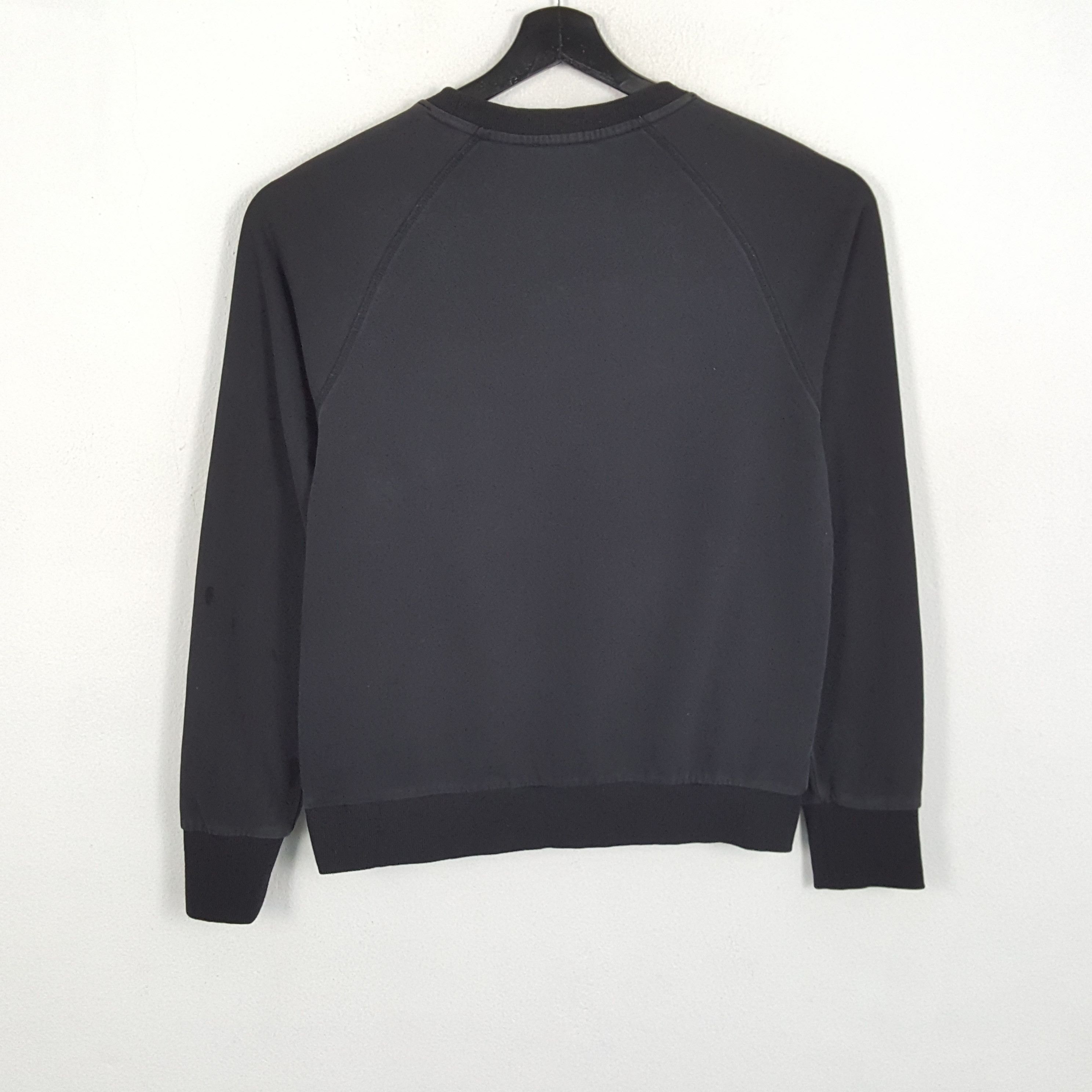 Burberry BURBERRY Luxury Brand Center Logo Design Sweatshirt Size US S / EU 44-46 / 1 - 3 Thumbnail