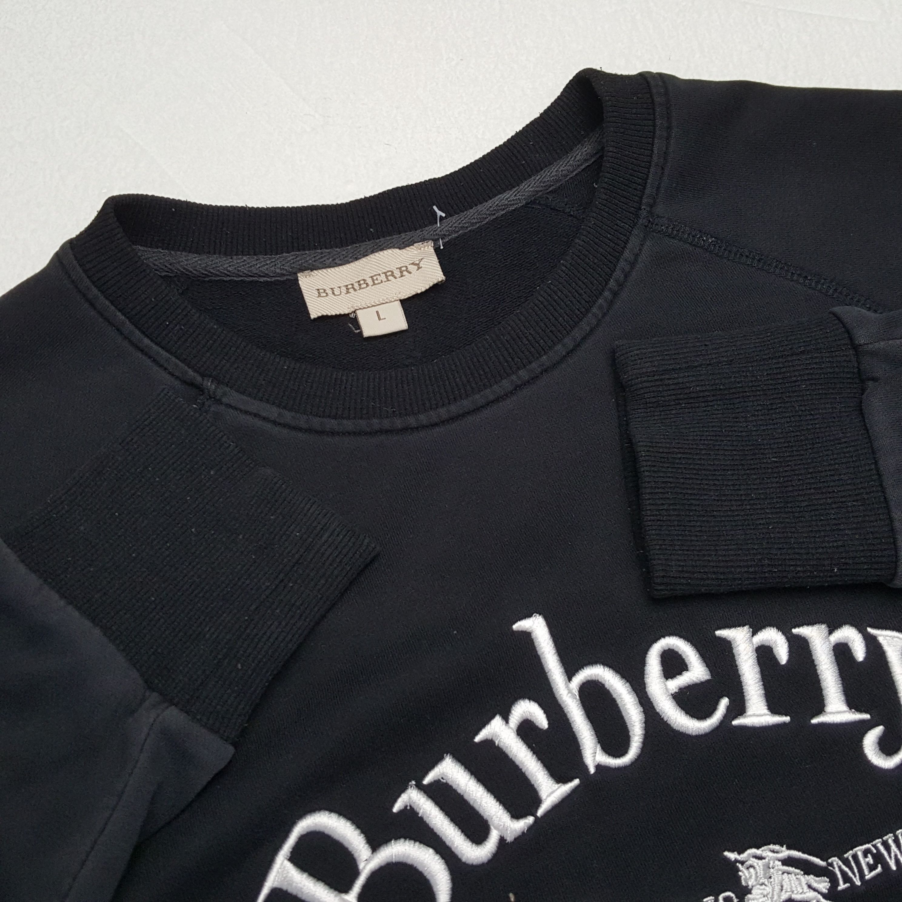 Burberry BURBERRY Luxury Brand Center Logo Design Sweatshirt Size US S / EU 44-46 / 1 - 8 Thumbnail