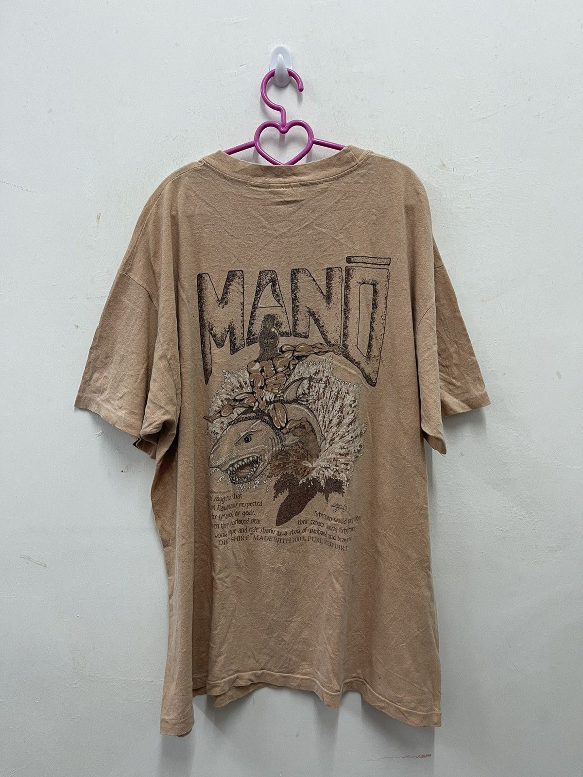 Vintage Rare Vintage MANŌ RED DIRT Paradise Sportswear Hanes Tee Size US XL / EU 56 / 4 - 1 Thumbnail