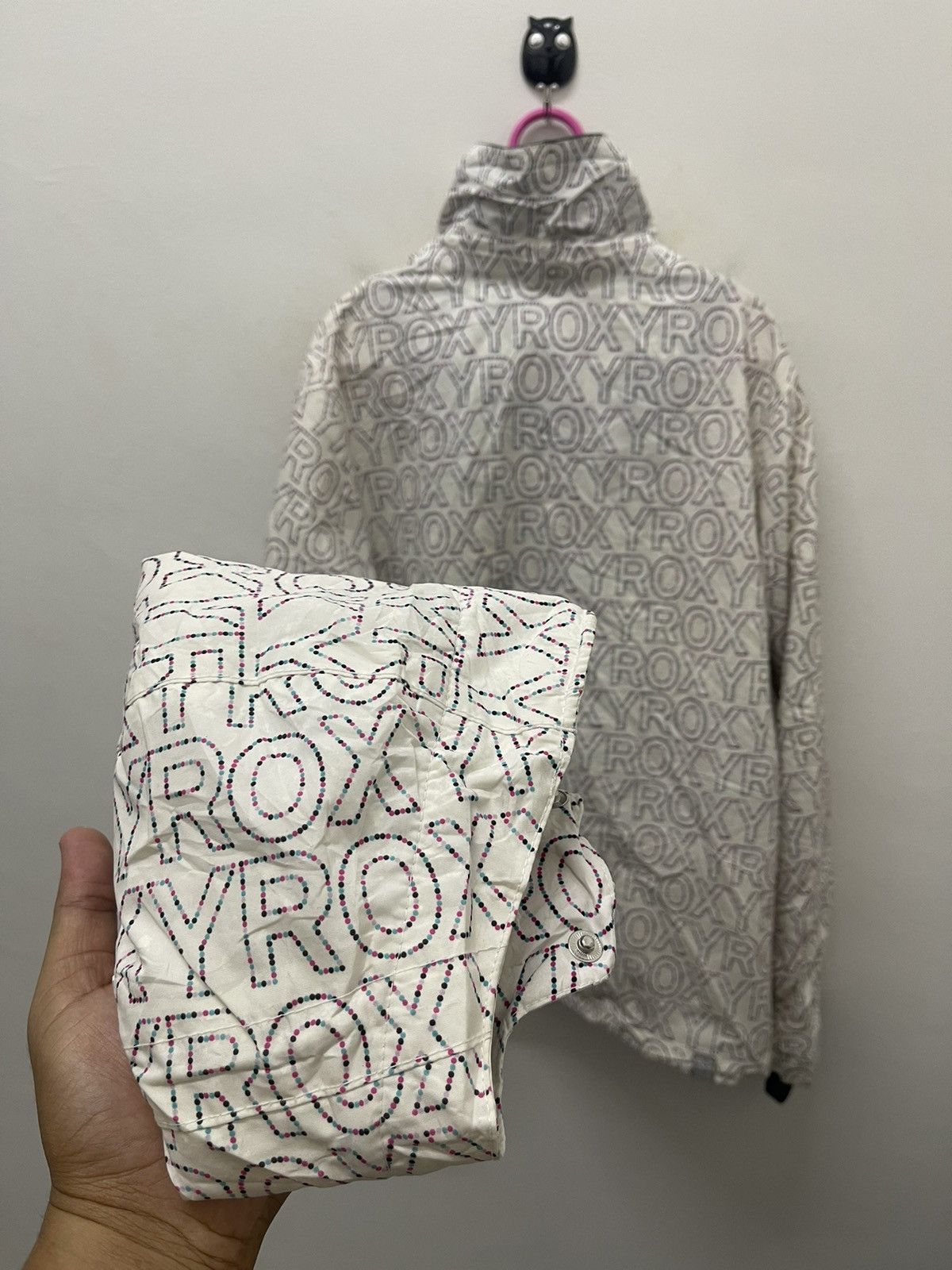Sports Specialties Rare ROXY 5K Silver Spell Out Full All Over Removable Hoodie Size US M / EU 48-50 / 2 - 12 Thumbnail
