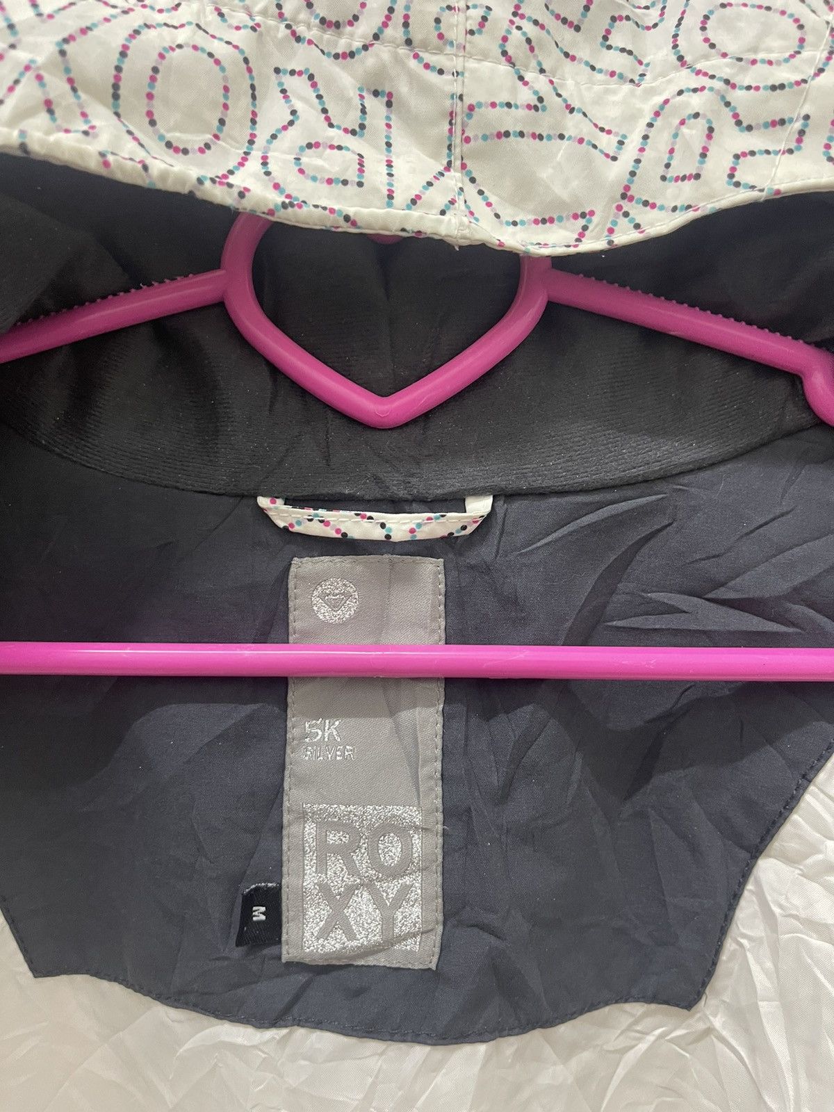 Sports Specialties Rare ROXY 5K Silver Spell Out Full All Over Removable Hoodie Size US M / EU 48-50 / 2 - 7 Thumbnail