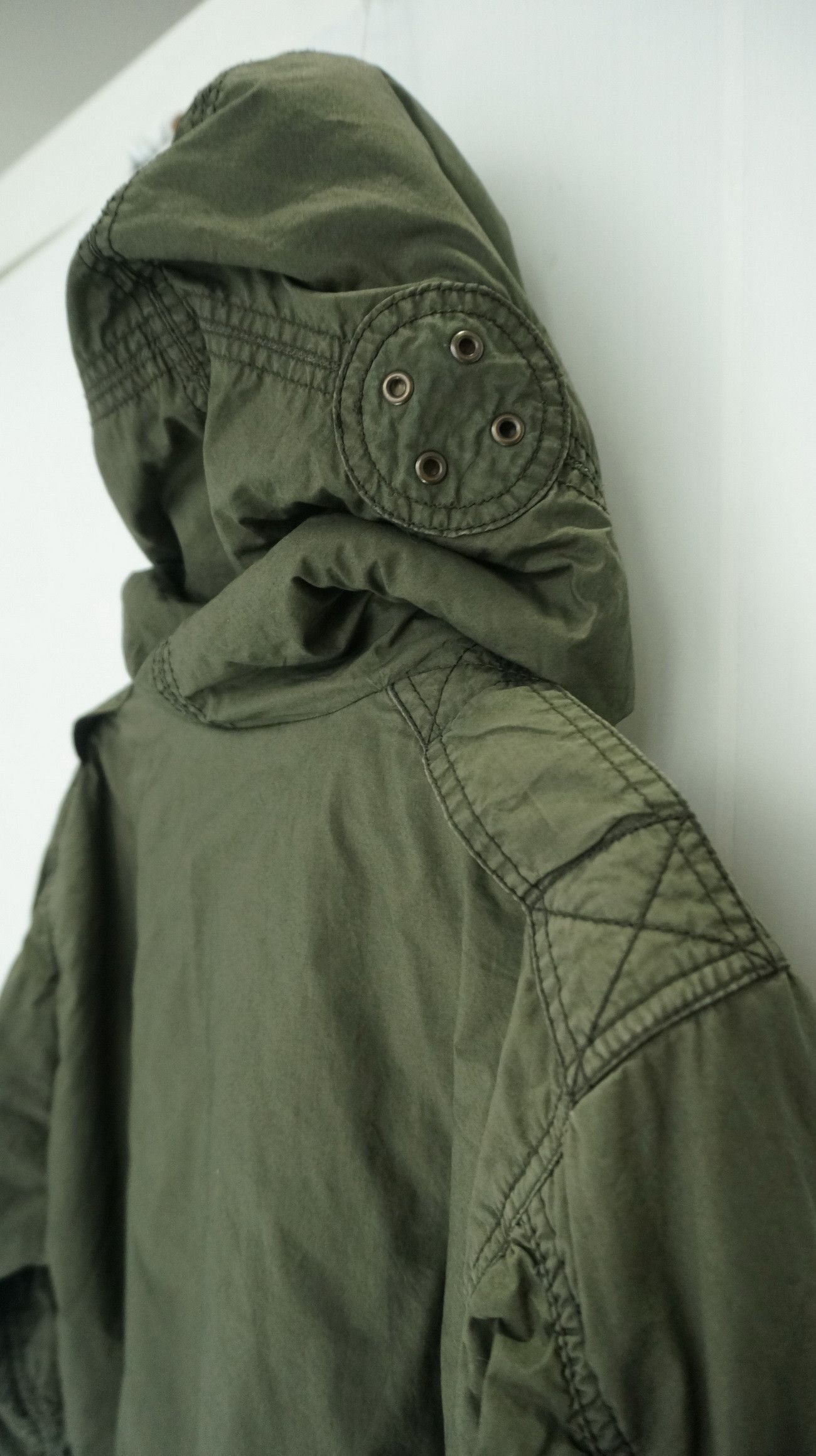Uniqlo Uniqlo Vintage Military Jacket Faux Fur Lined Hoodie Size US S / EU 44-46 / 1 - 4 Thumbnail