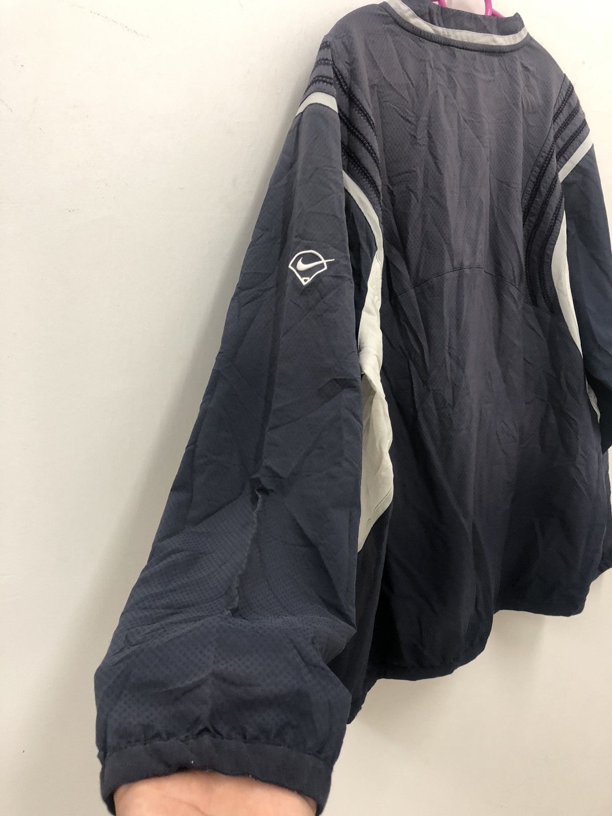 Nike Rare NIKE Fit Dry Swoosh Windbreaker Sweater Size US XL / EU 56 / 4 - 6 Thumbnail