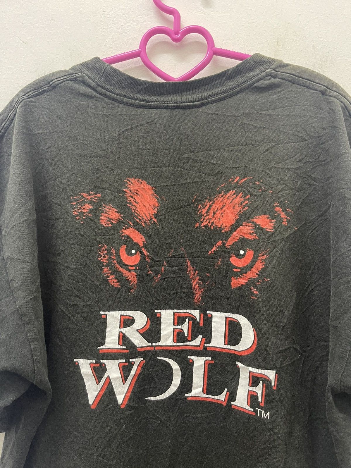 Vintage Rare Vintage RED WOLF Promo Thrashed Tee Size US L / EU 52-54 / 3 - 2 Thumbnail