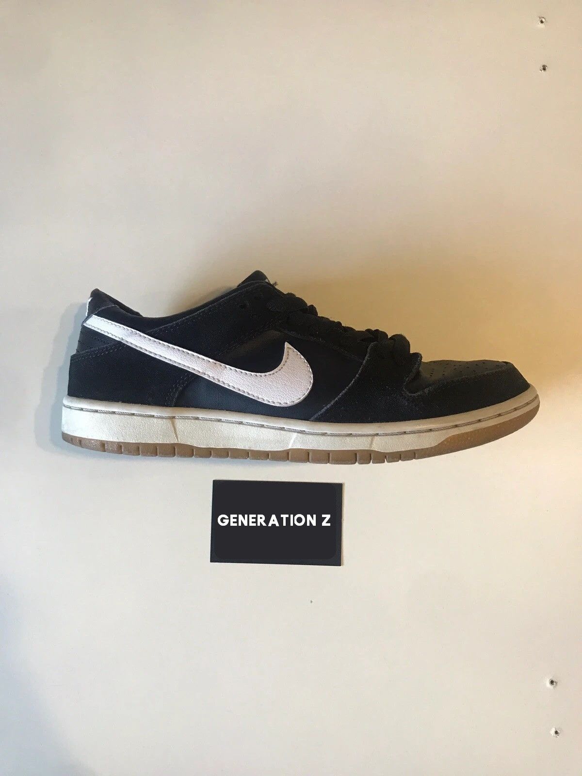 Nike Nike SB Zoom Dunk Low Pro Black White Gum Size US 7 / EU 40 - 1 Thumbnail
