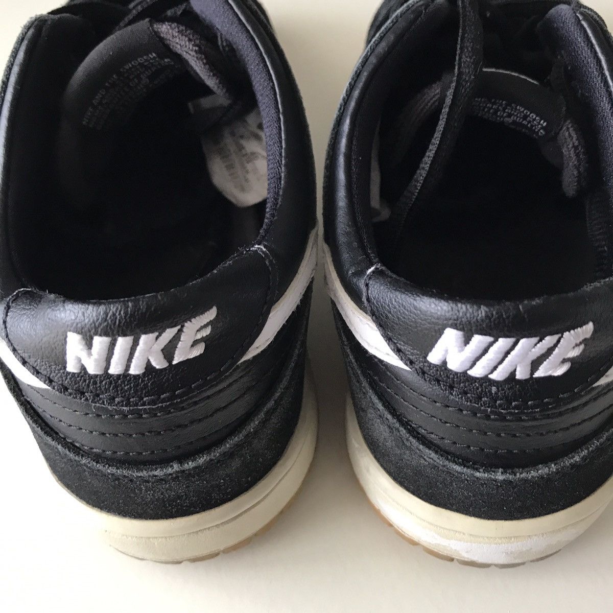Nike Nike SB Zoom Dunk Low Pro Black White Gum Size US 7 / EU 40 - 7 Thumbnail