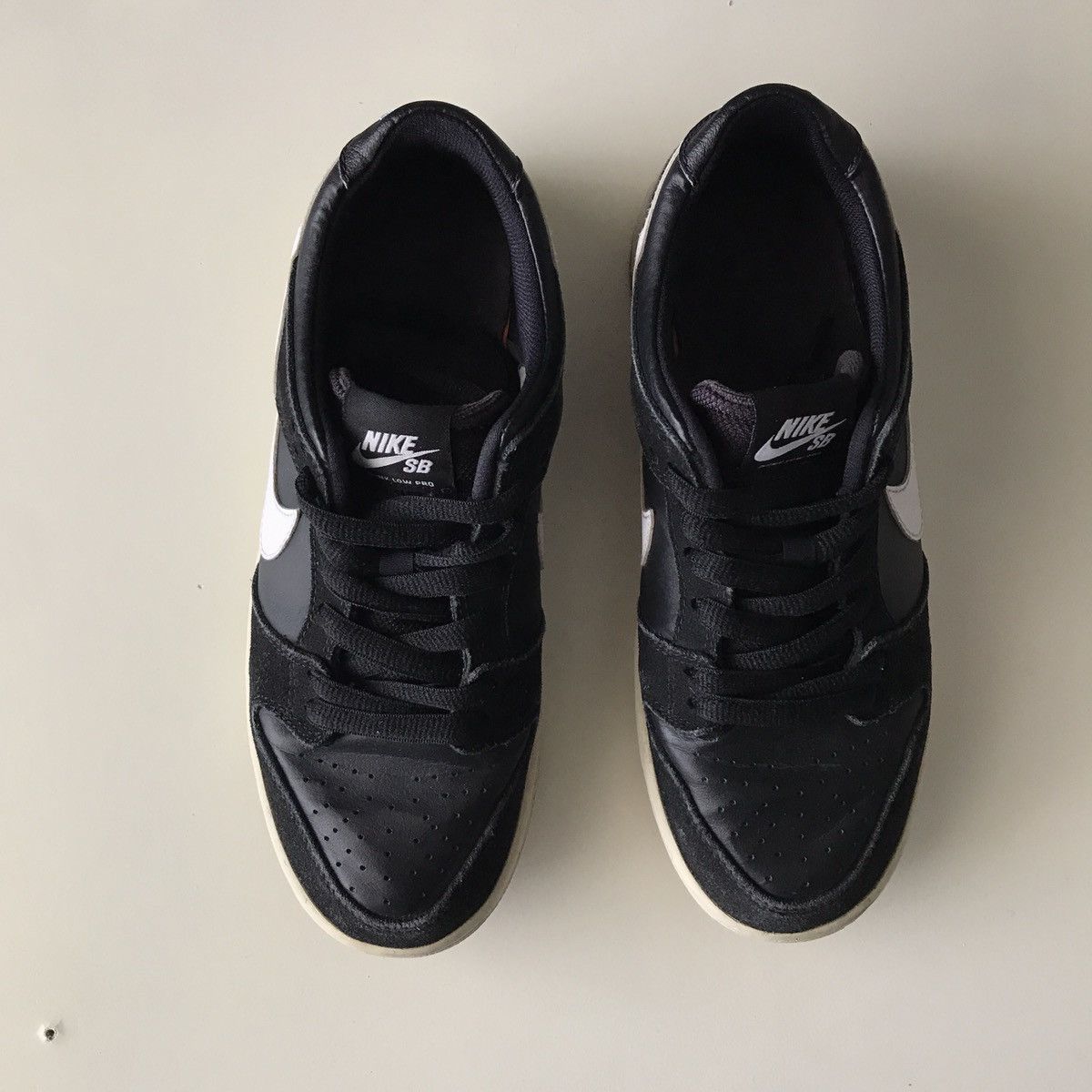 Nike Nike SB Zoom Dunk Low Pro Black White Gum Size US 7 / EU 40 - 4 Thumbnail