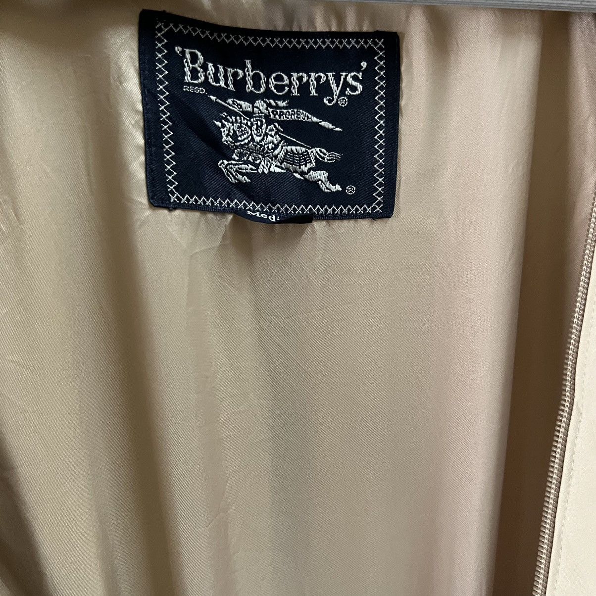 Burberry BURBERRYS LIGHT JACKET Size US M / EU 48-50 / 2 - 8 Thumbnail