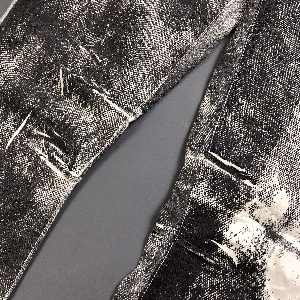 Helmut Lang Helmut Lang - Printed Skinny Jeans Size 30" / US 8 / IT 44 - 4 Thumbnail