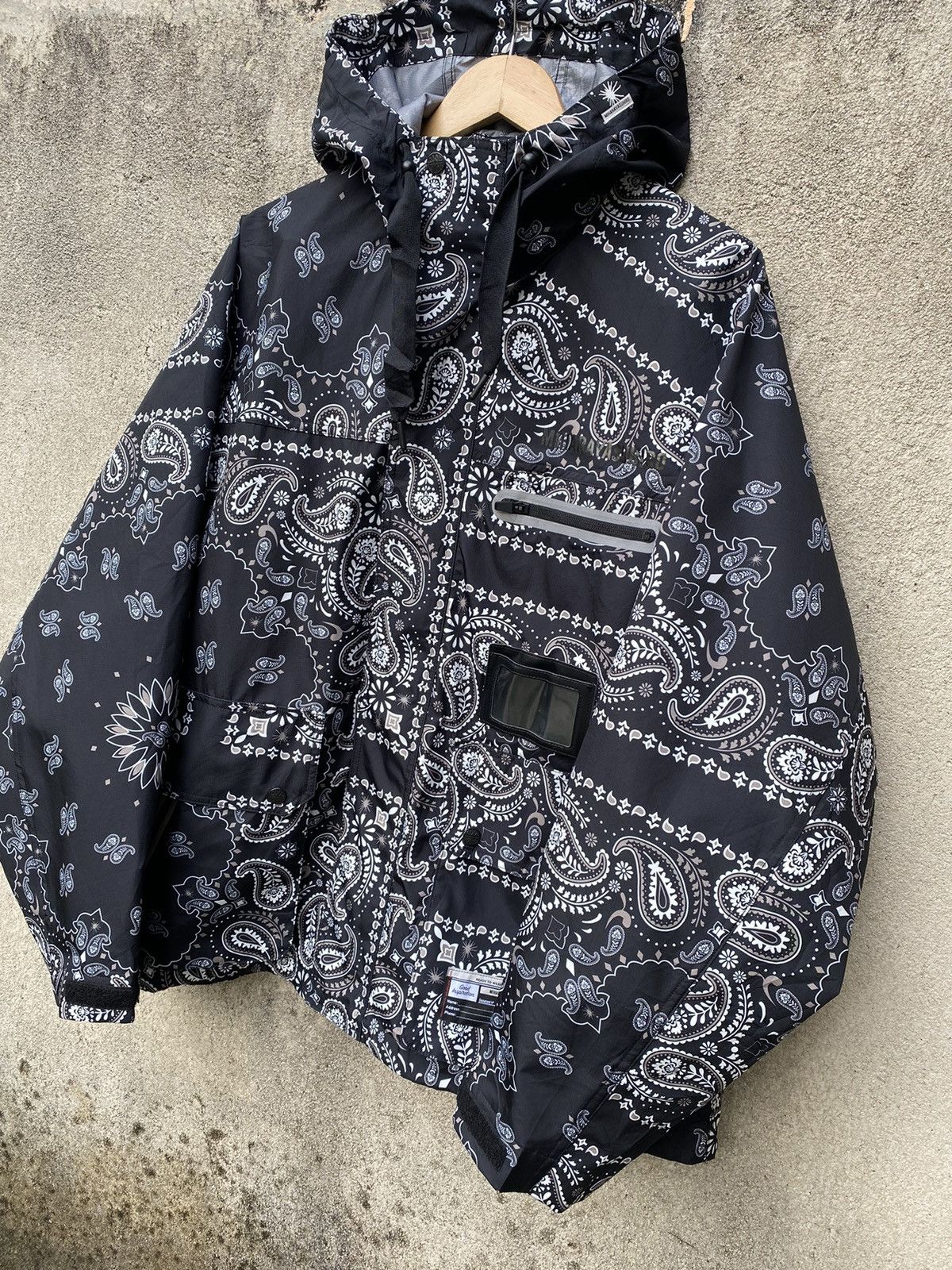 Maison MIHARA YASUHIRO Miharayasuhiro Bandana Paisley Waterproof Oversized Jacket Size US XL / EU 56 / 4 - 3 Thumbnail
