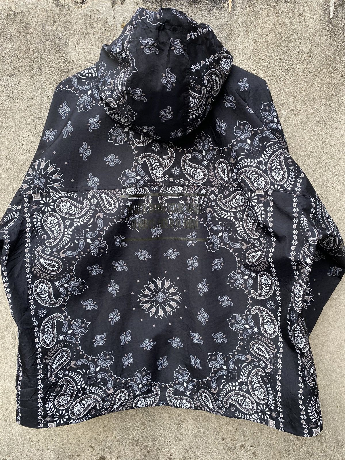 Maison MIHARA YASUHIRO Miharayasuhiro Bandana Paisley Waterproof Oversized Jacket Size US XL / EU 56 / 4 - 5 Thumbnail