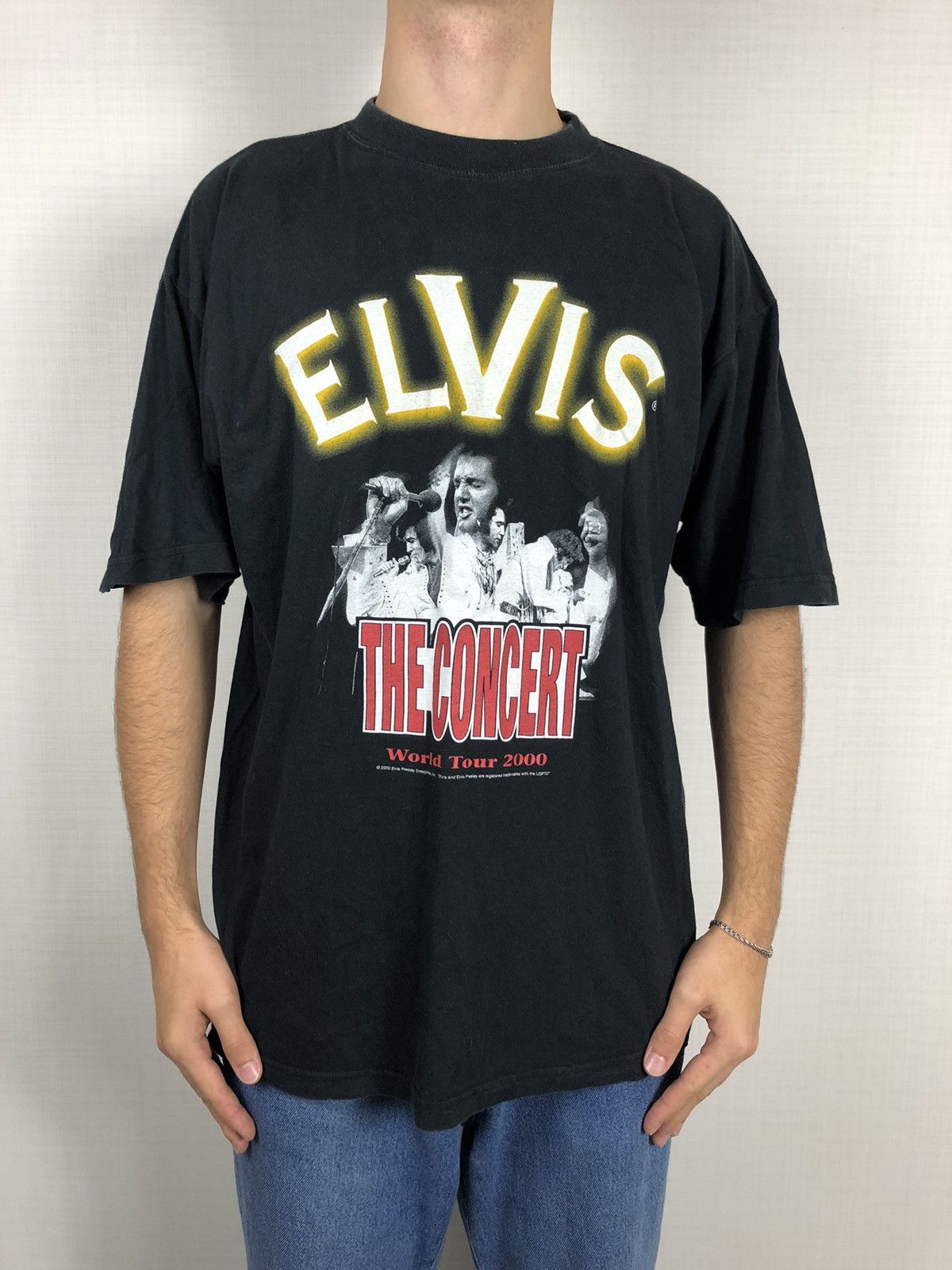 Vintage Elvis Presley Vintage 2000 World Tour T Shirt Size US XL / EU 56 / 4 - 1 Thumbnail