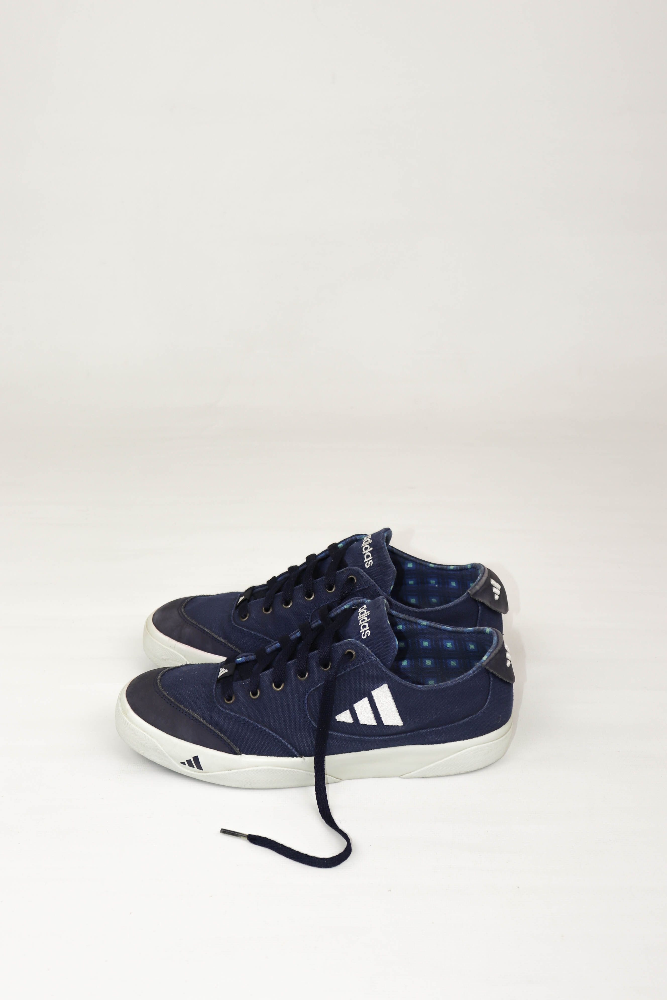 Adidas Adidas Vintage 90s Logo 1996 Low Top Canvas Sneakers Size US 9.5 / EU 42-43 - 4 Thumbnail