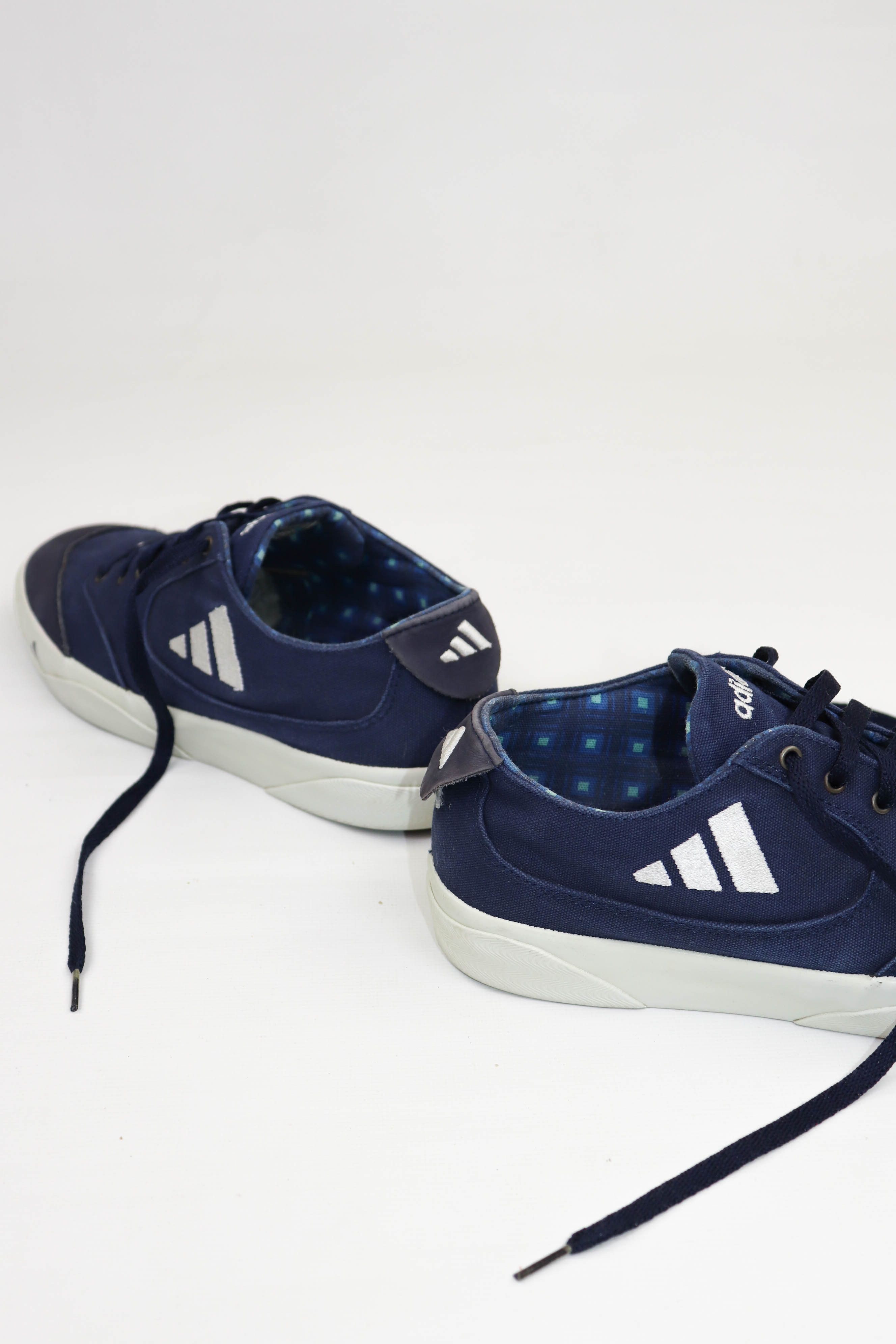 Adidas Adidas Vintage 90s Logo 1996 Low Top Canvas Sneakers Size US 9.5 / EU 42-43 - 7 Thumbnail