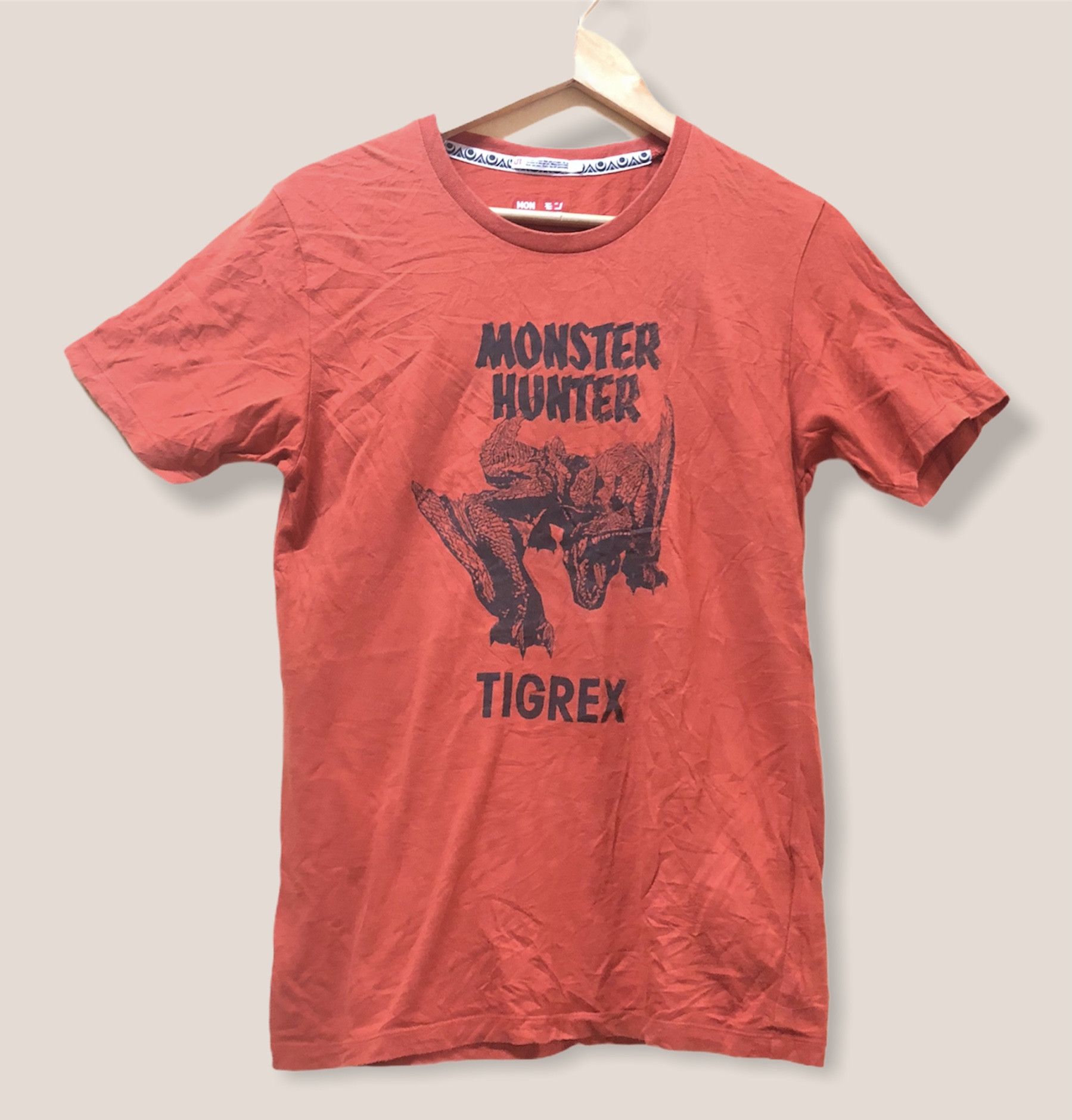 Japanese Brand Uniqlo X Monster Hunter Tigrex Tshirt Size US S / EU 44-46 / 1 - 1 Thumbnail