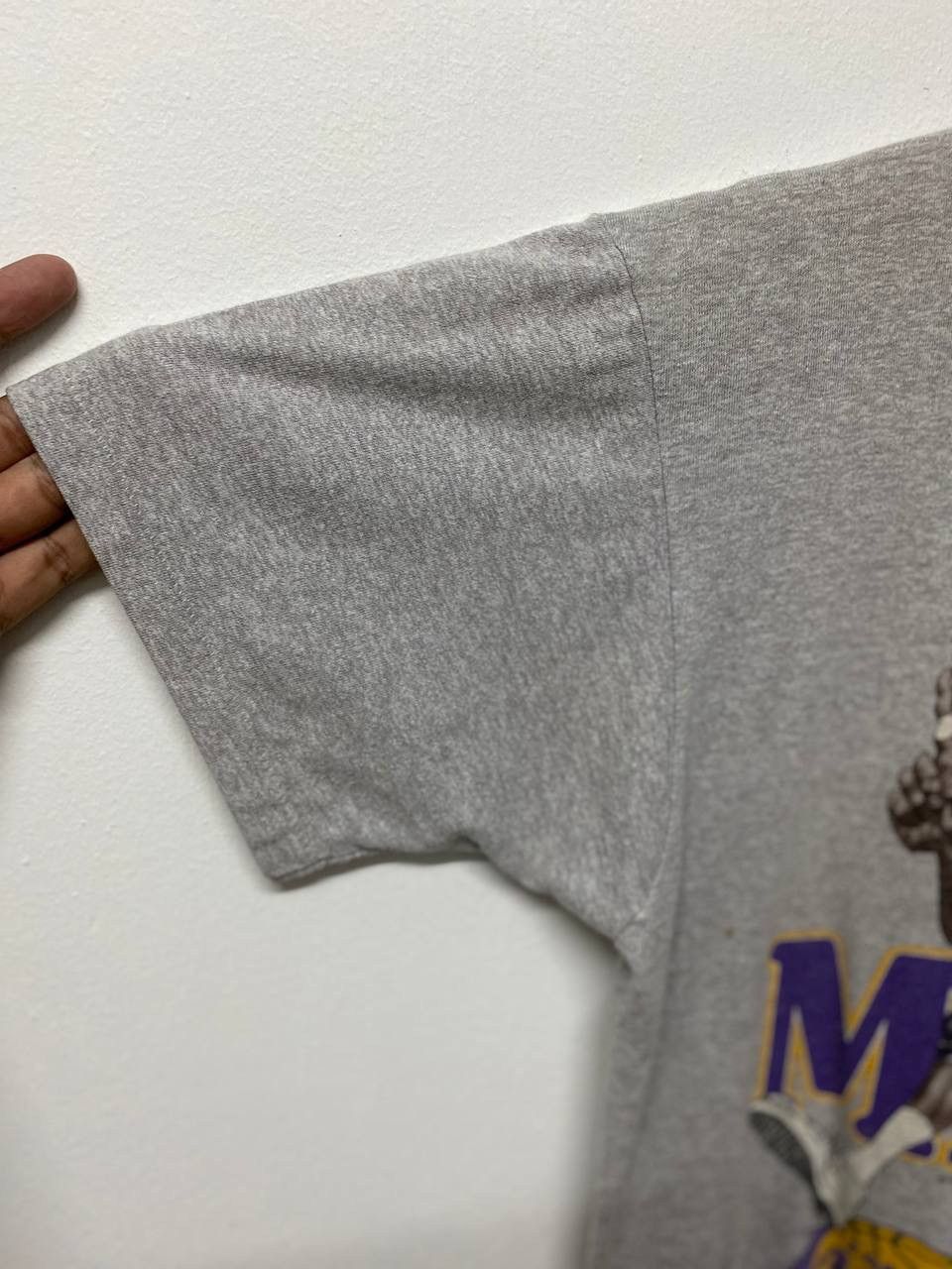 NBA Vintage Magic Johnson LA Lakers Tshirt Salem Screen Printers Size US L / EU 52-54 / 3 - 8 Thumbnail