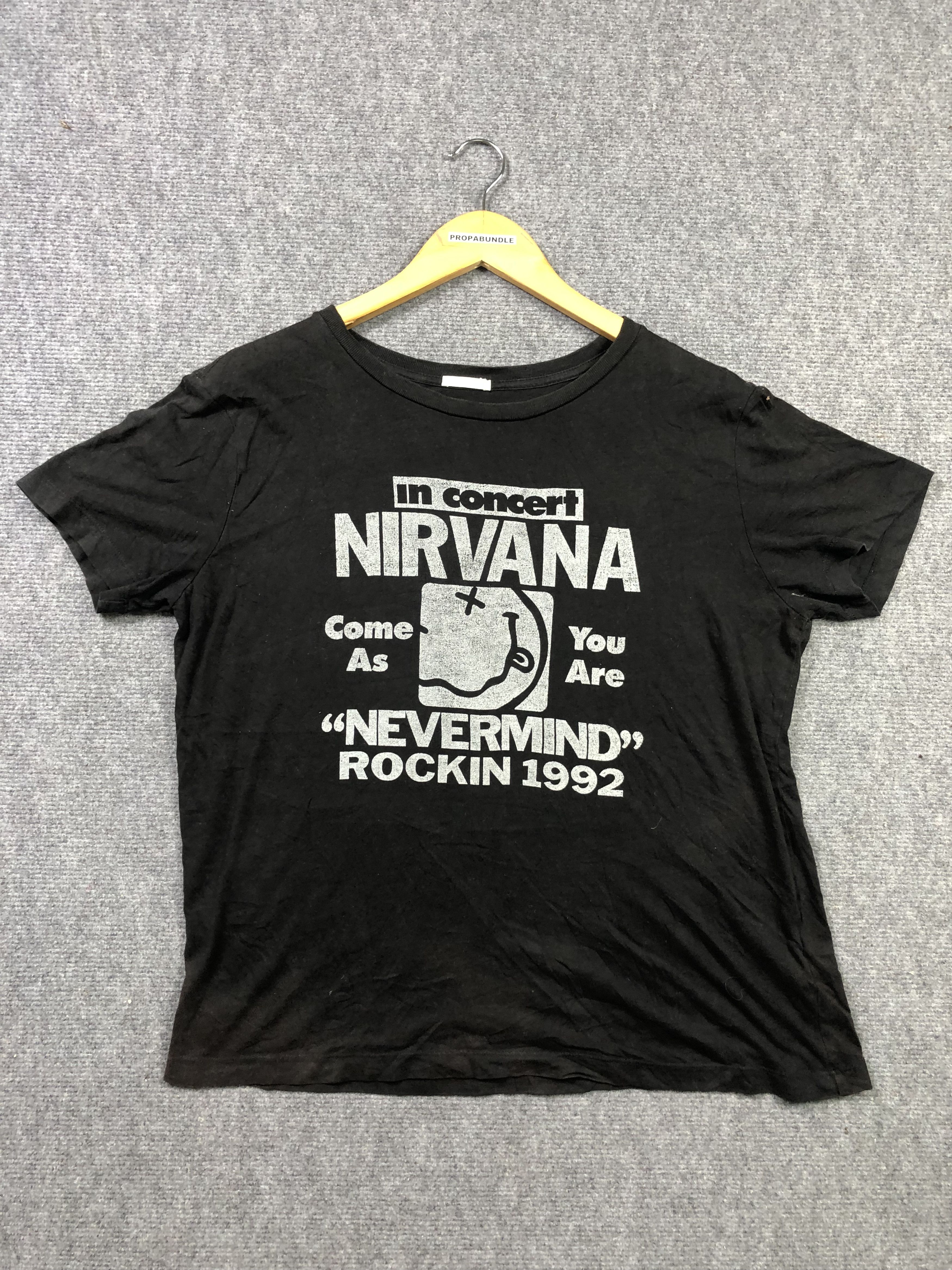 Band Tees Nirvana Nevermind Tshirt Size US L / EU 52-54 / 3 - 1 Thumbnail