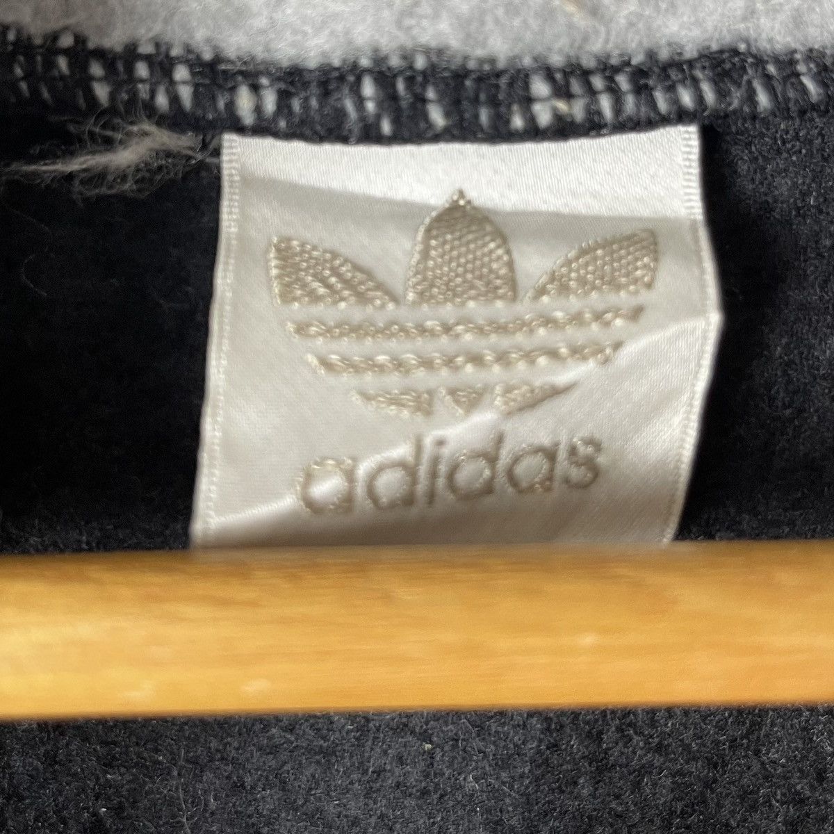 Adidas vintage adidas trefoil big logo fleece sweatshirt Size US XL / EU 56 / 4 - 8 Thumbnail