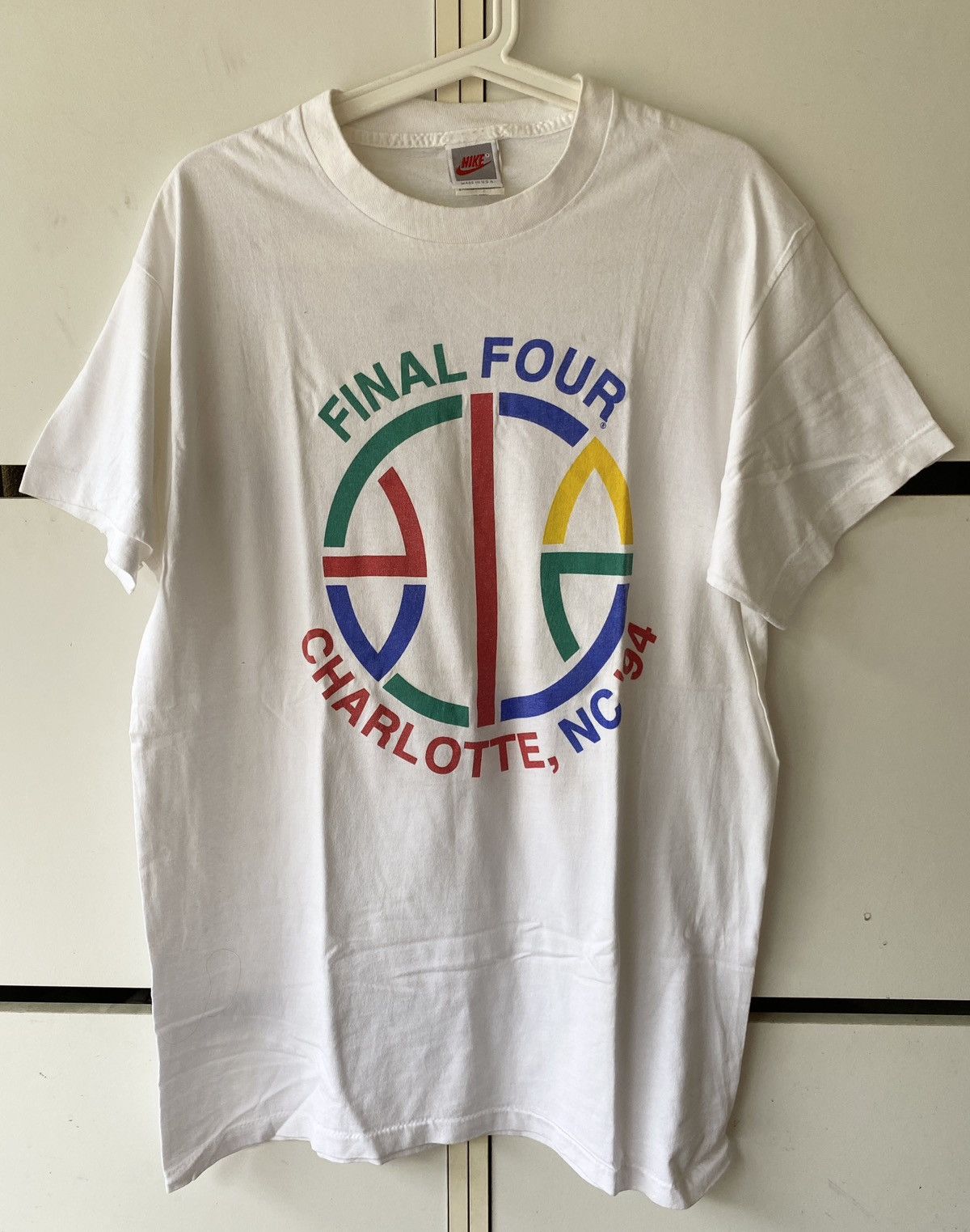 VINTAGE 1994 FINAL FOUR CHARLOTE NC STREET BASKETBALL TEE