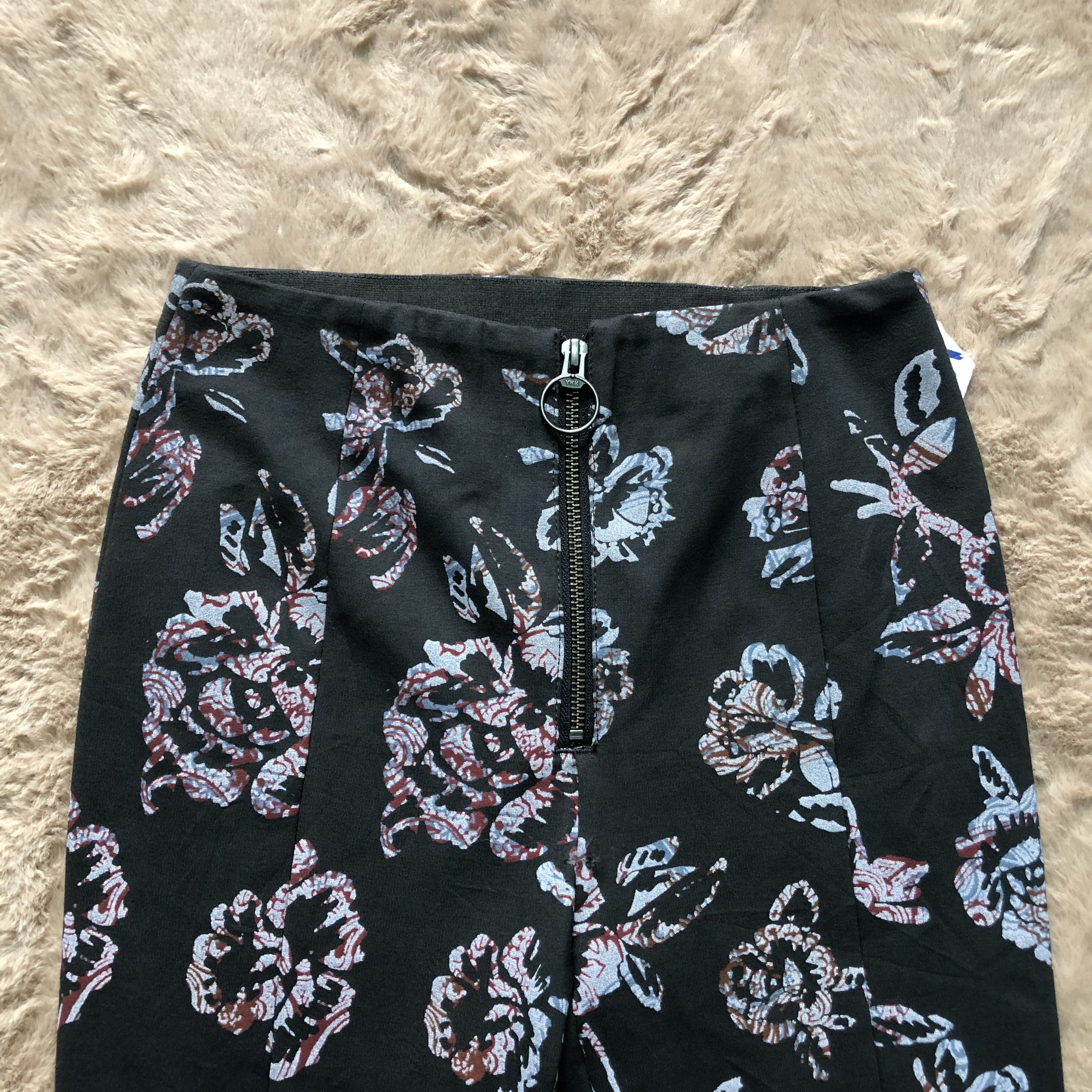 Japanese Brand Super Flare🔥 Ross Florals Print Stretchable Pants #4220-146 Size 24" / US 00 / IT 34 - 6 Thumbnail