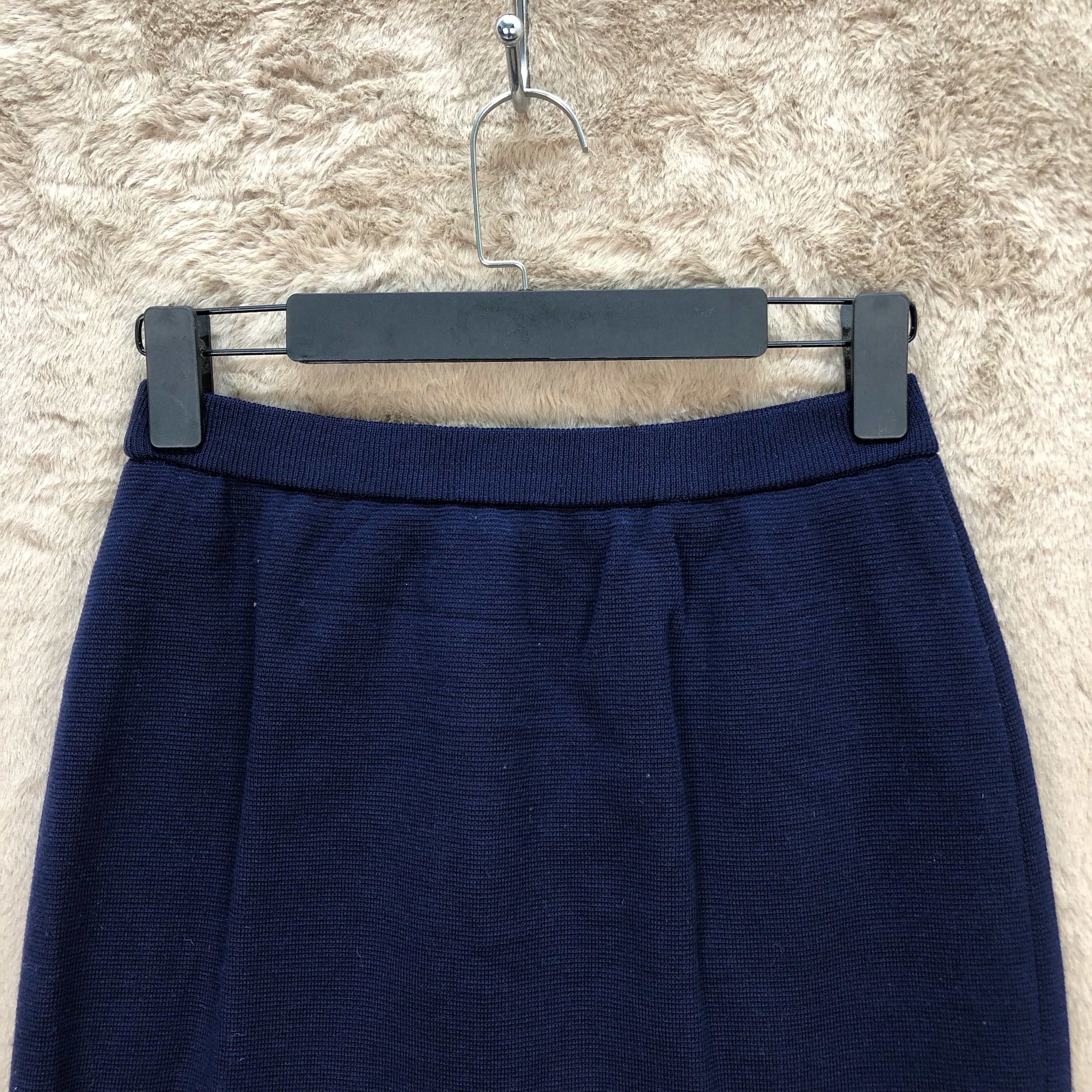 Yves Saint Laurent VINTAGE YVES SAINT LAURENT DRAWSTRING WOOL SKIRTS #5644-201 Size 30" / US 8 / IT 44 - 2 Thumbnail