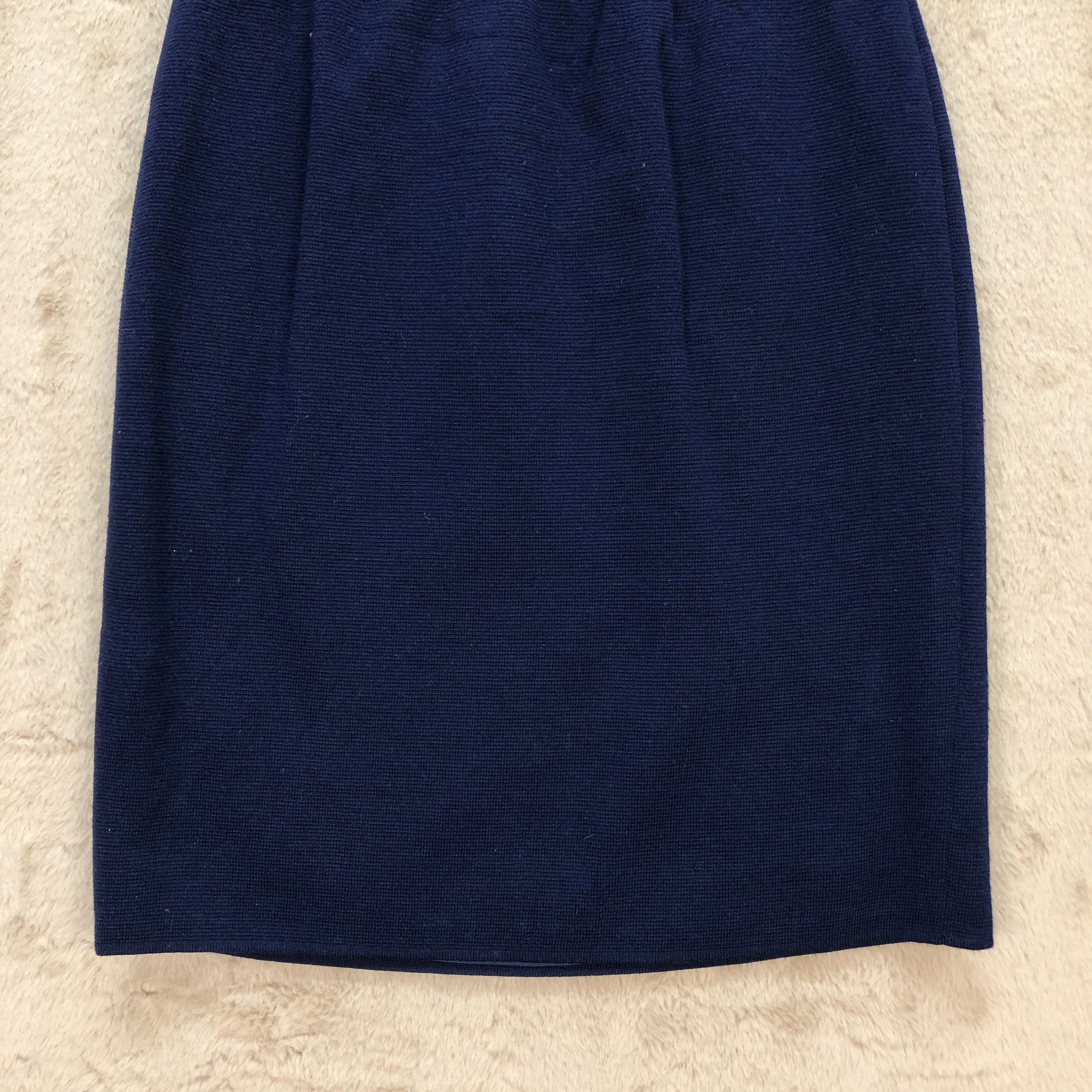 Yves Saint Laurent VINTAGE YVES SAINT LAURENT DRAWSTRING WOOL SKIRTS #5644-201 Size 30" / US 8 / IT 44 - 3 Thumbnail
